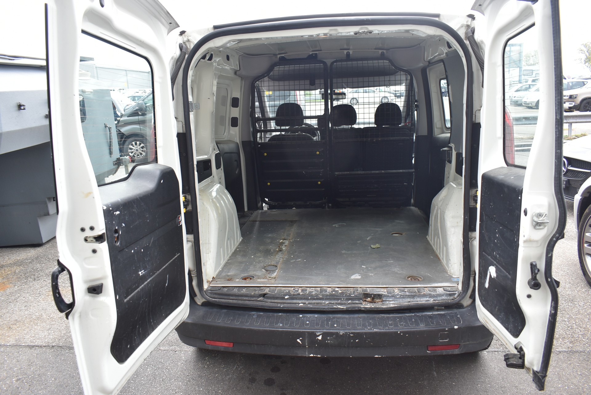 FIAT Doblò 1.4 MPI Cargo Swiss-image-1