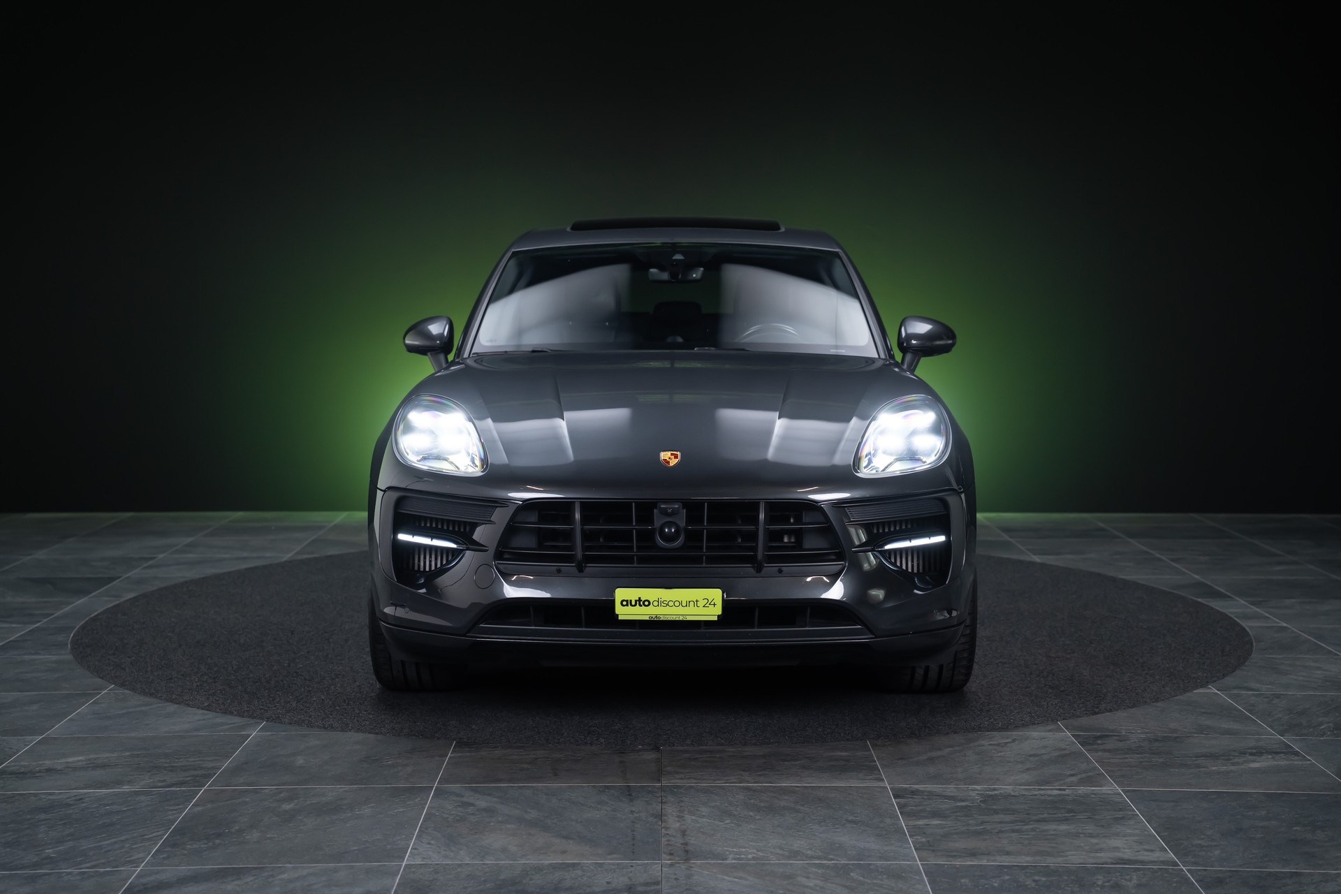 PORSCHE Macan 2.9 V6 GTS / CH-Fahrzeug / Sport-Chrono / Panorama-Schiebedach-image-1