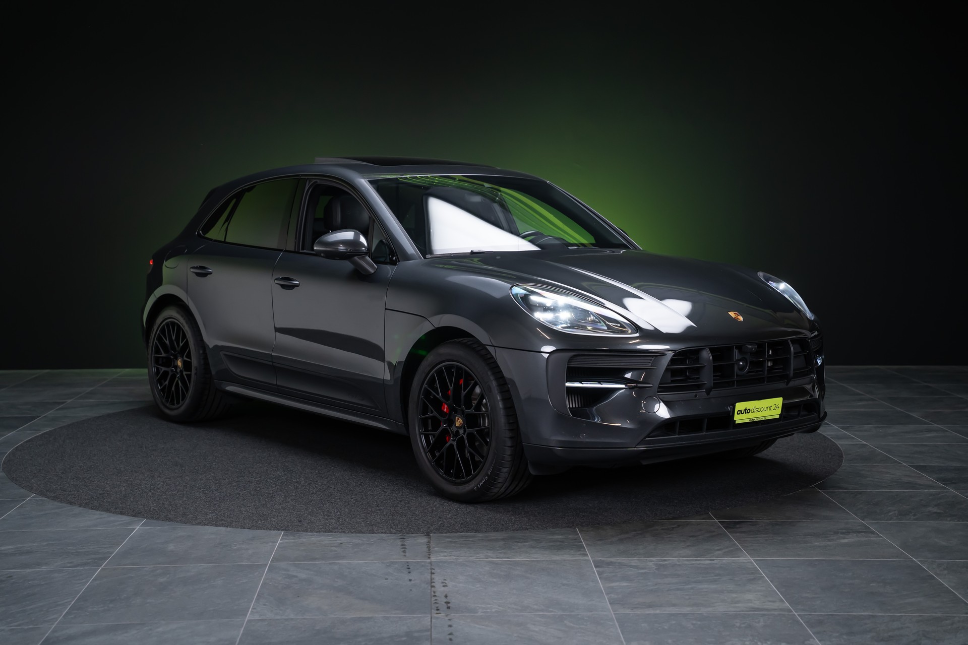 PORSCHE Macan 2.9 V6 GTS / CH-Fahrzeug / Sport-Chrono / Panorama-Schiebedach-image-2