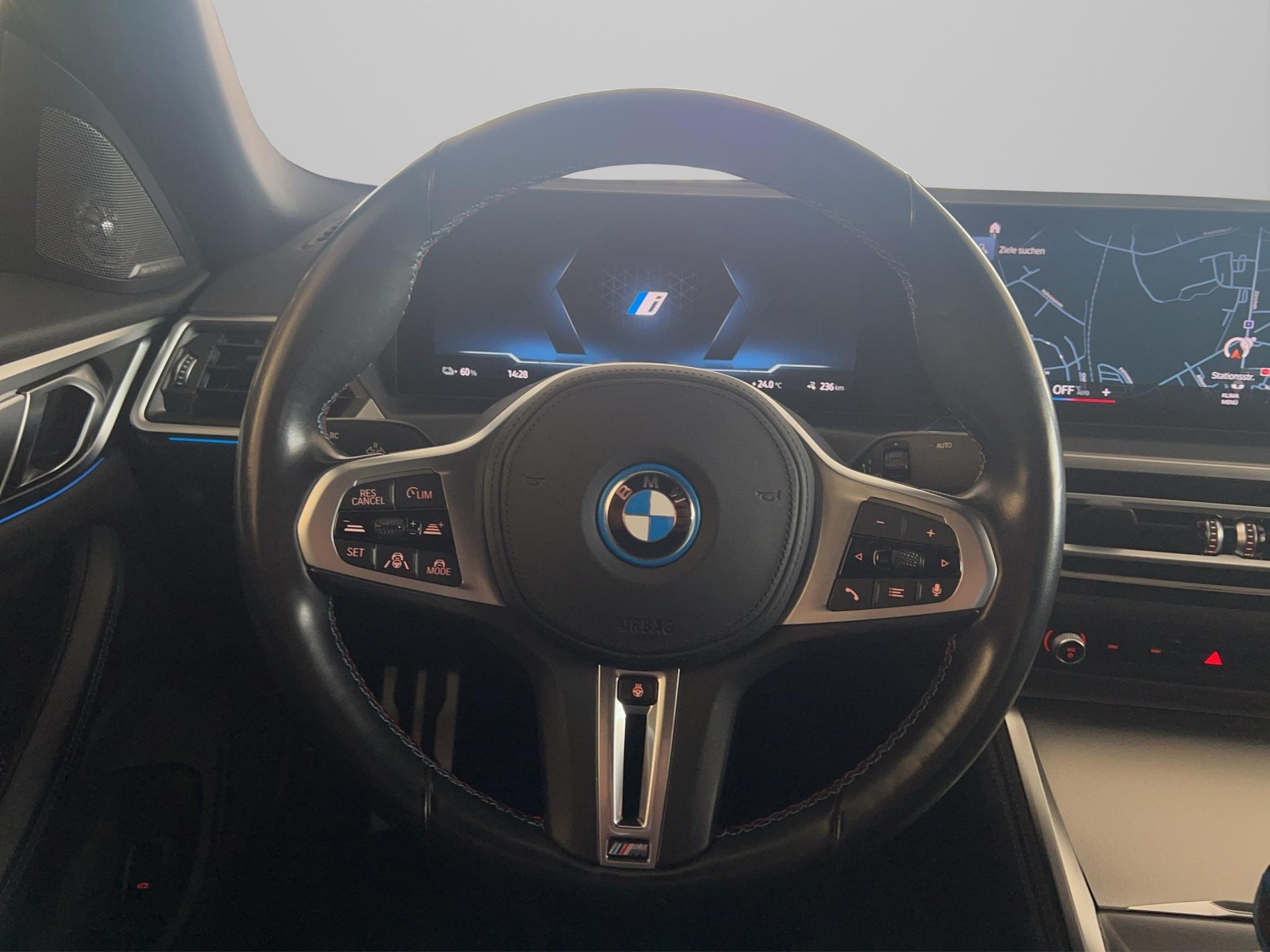 BMW i4 xDrive M50-image-13