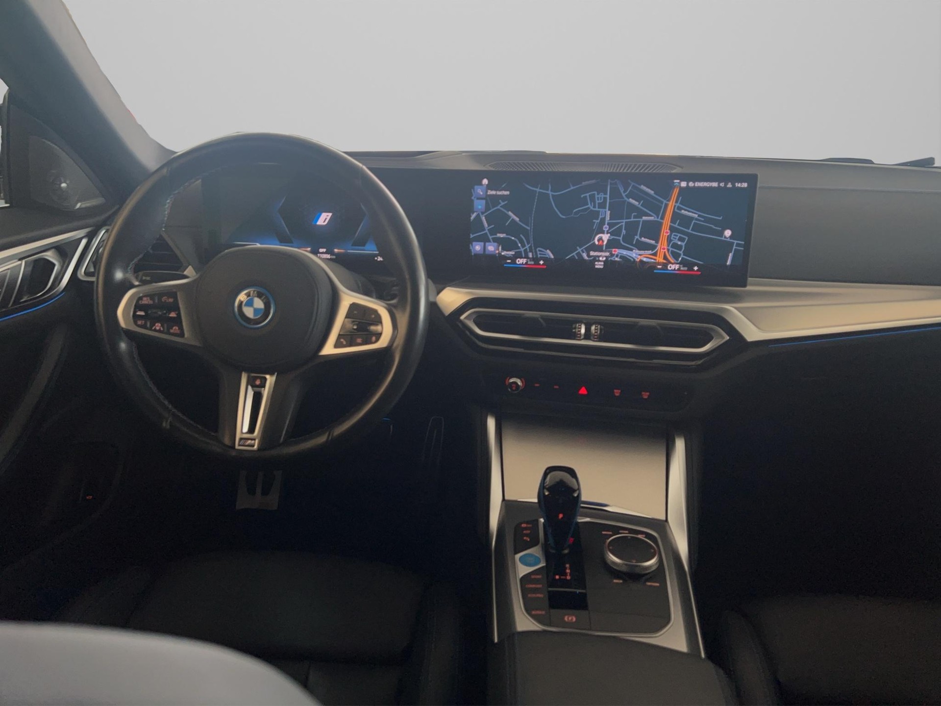 BMW i4 xDrive M50-image-12