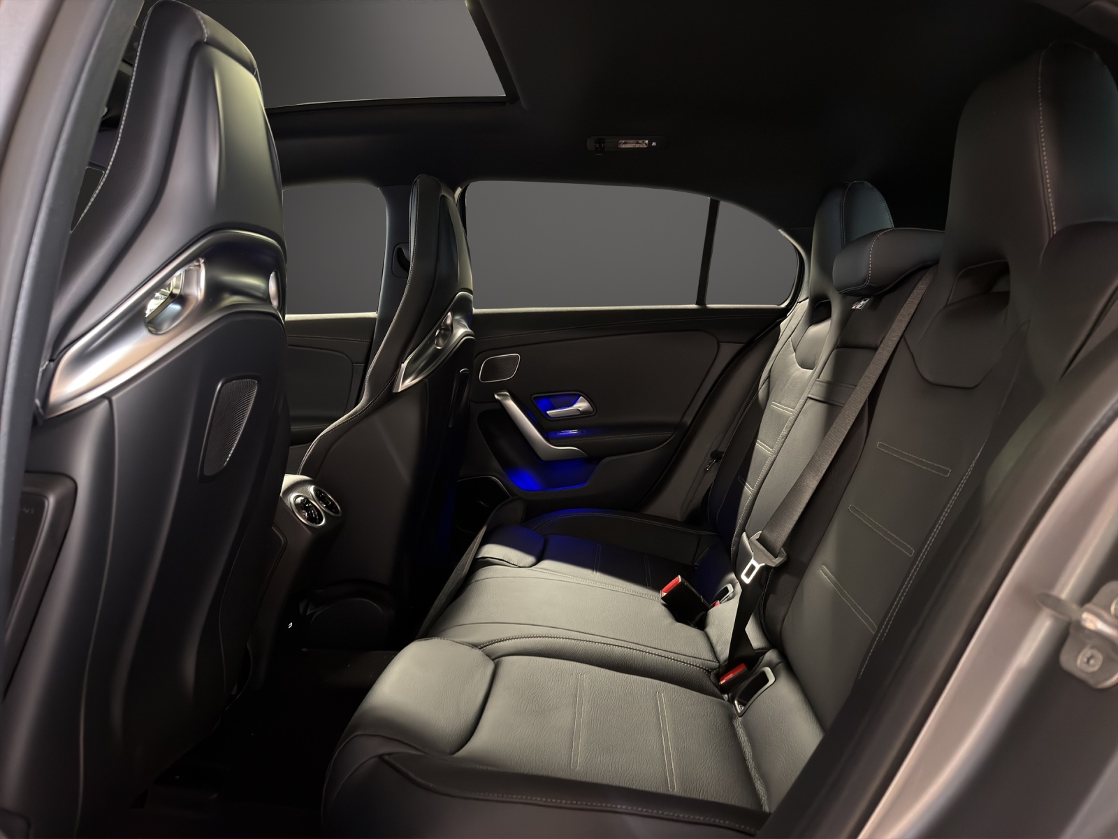 MERCEDES-BENZ A AMG 35 4Matic 8G-DCT-image-8