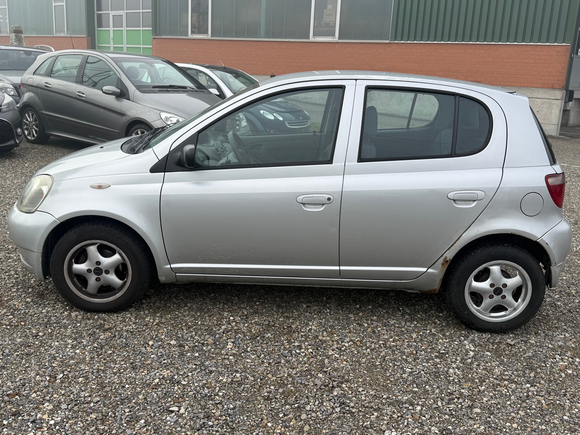 TOYOTA Yaris 1.3-image-9