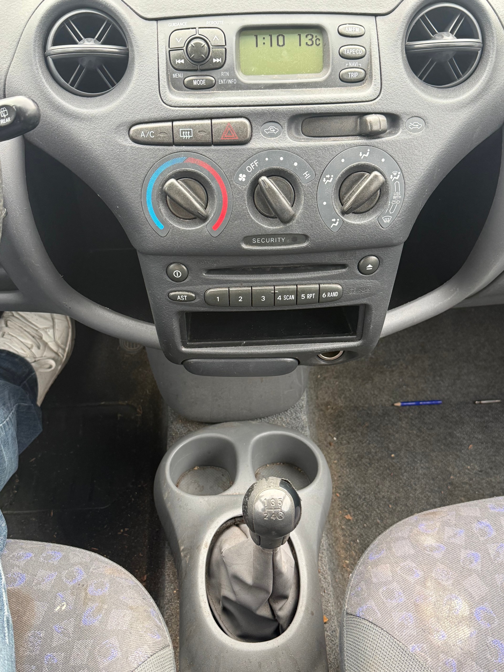 TOYOTA Yaris 1.3-image-4