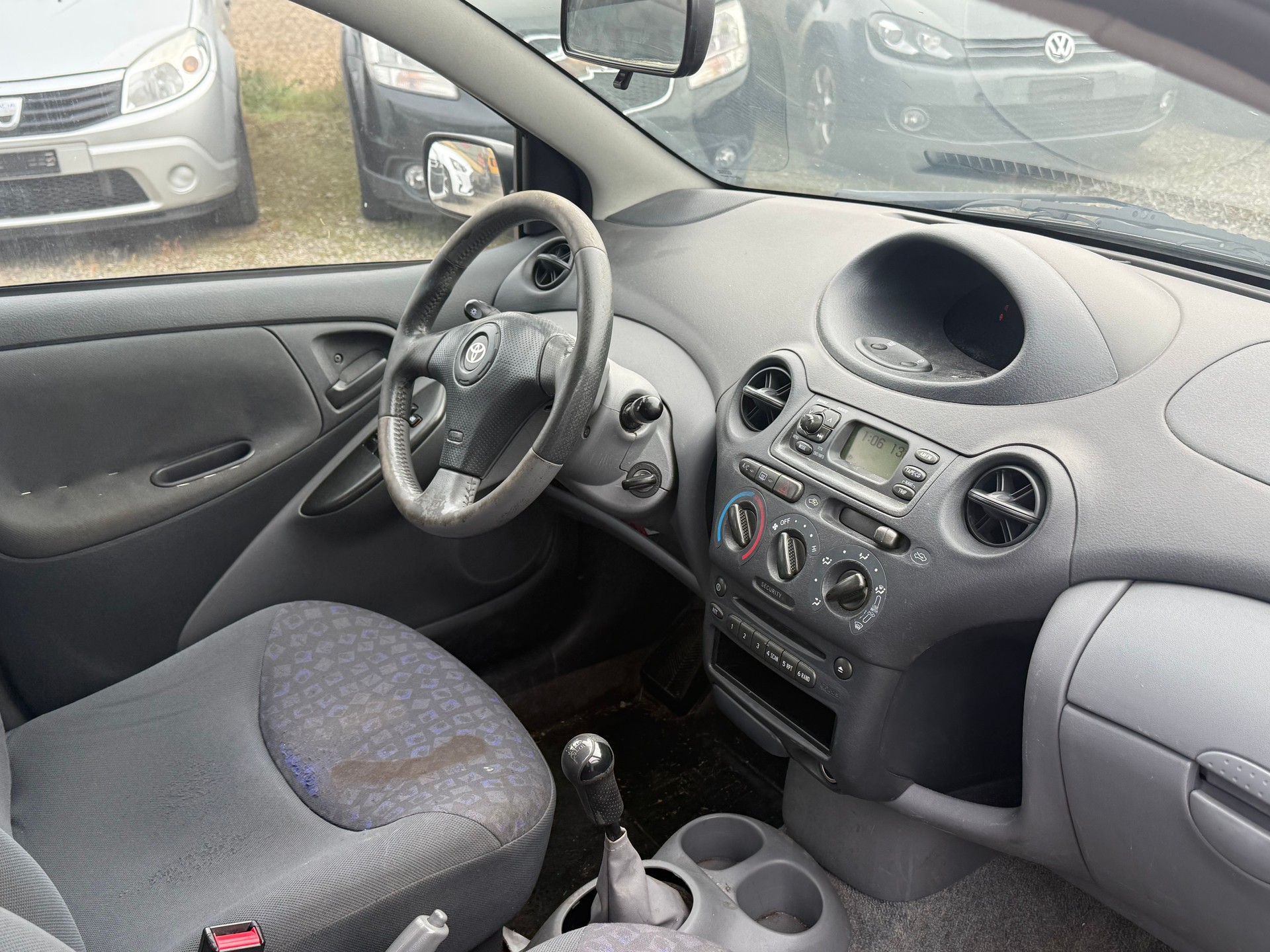TOYOTA Yaris 1.3-image-5
