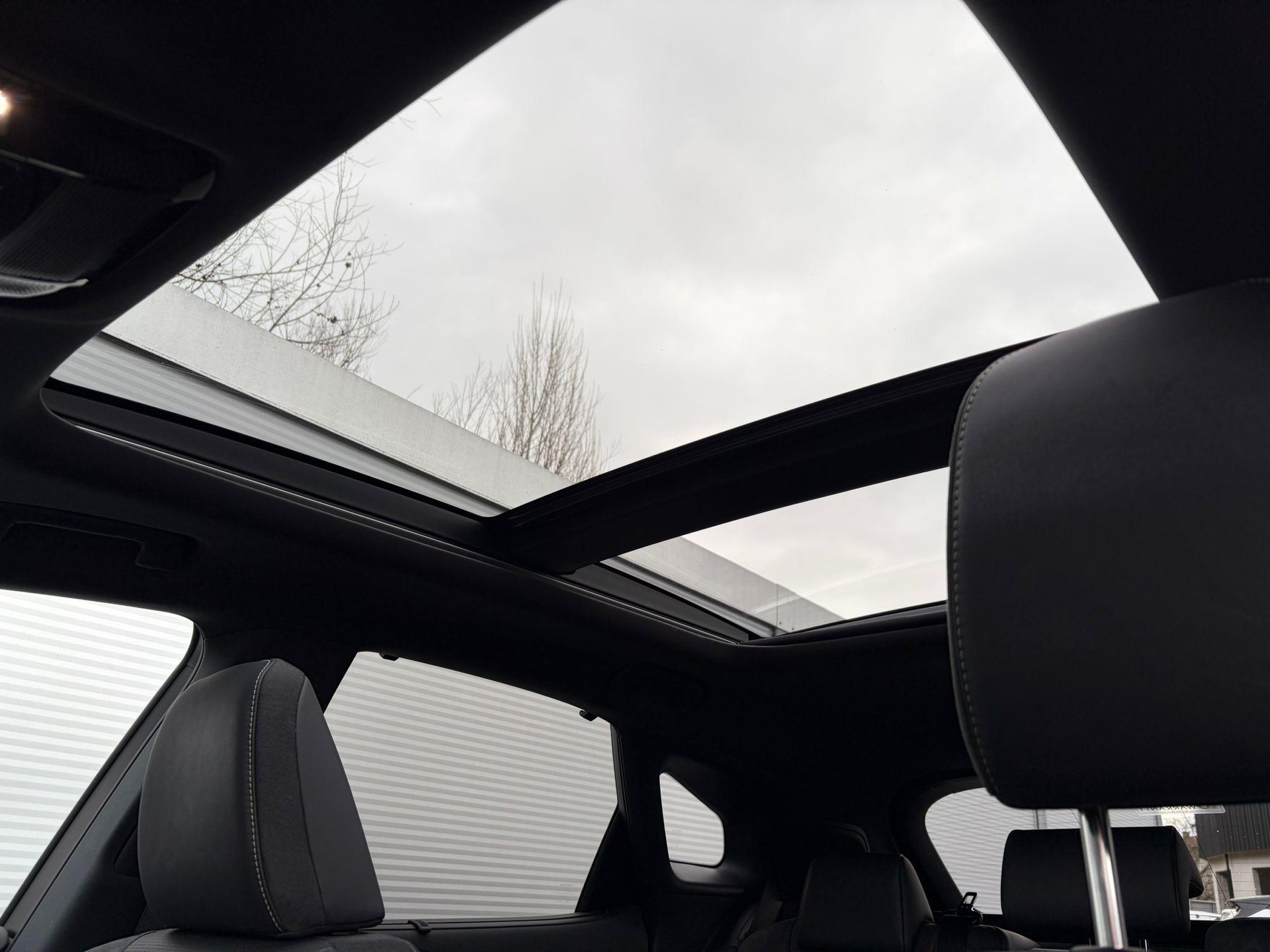 LEXUS RX 450h+ Excellence-image-11