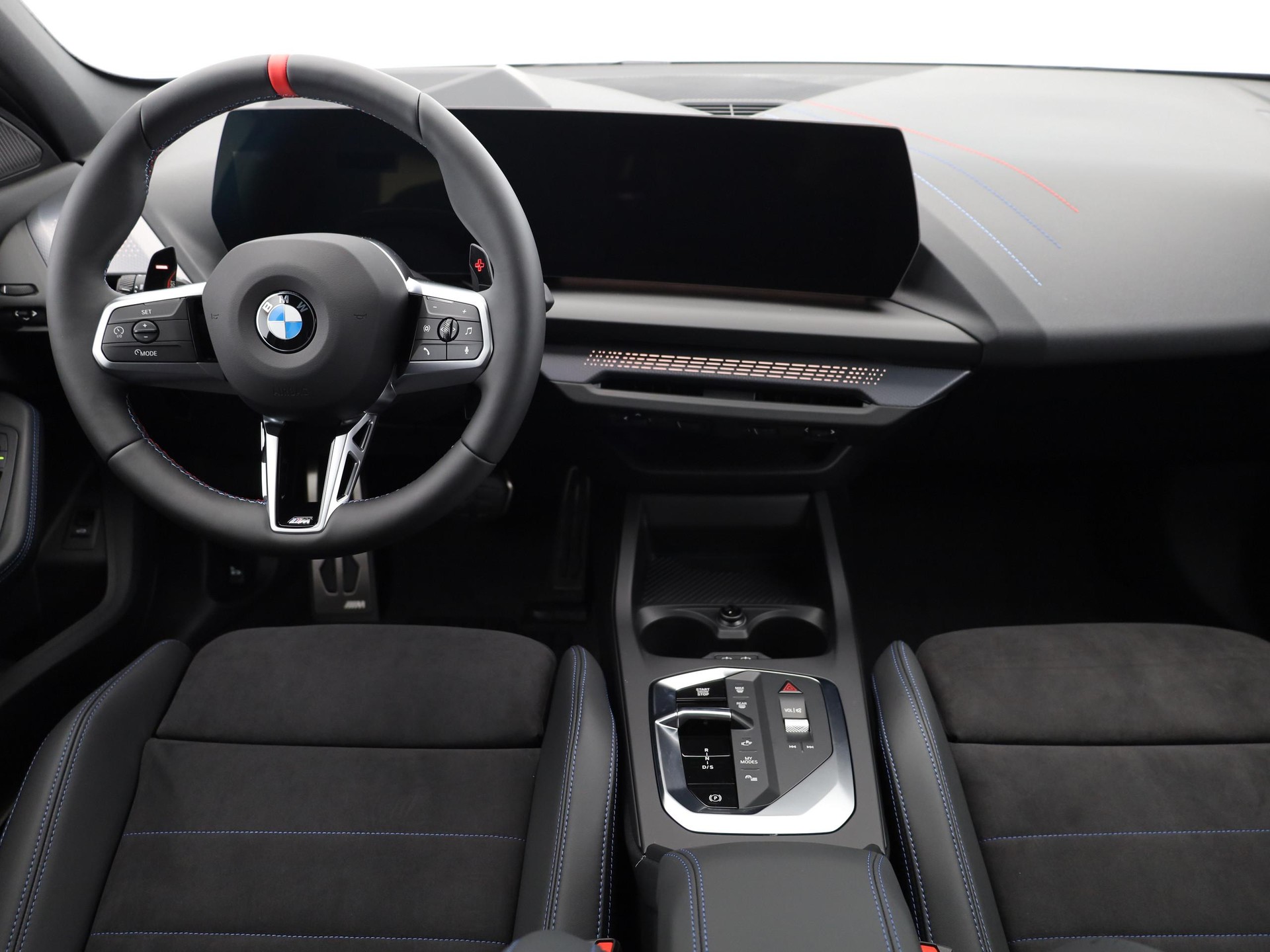 BMW 1er Reihe F70 M135i xDrive-image-5