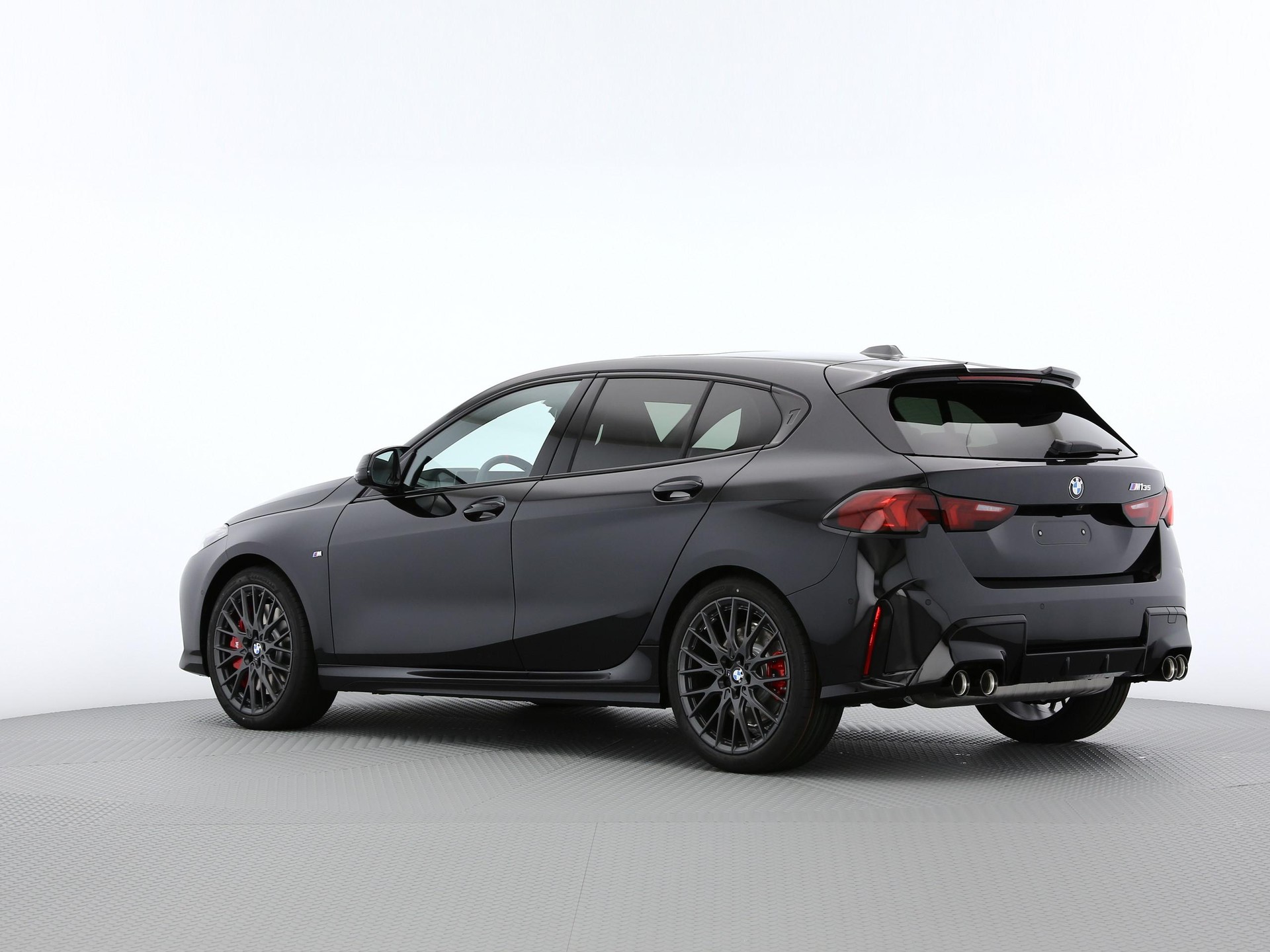 BMW 1er Reihe F70 M135i xDrive-image-14