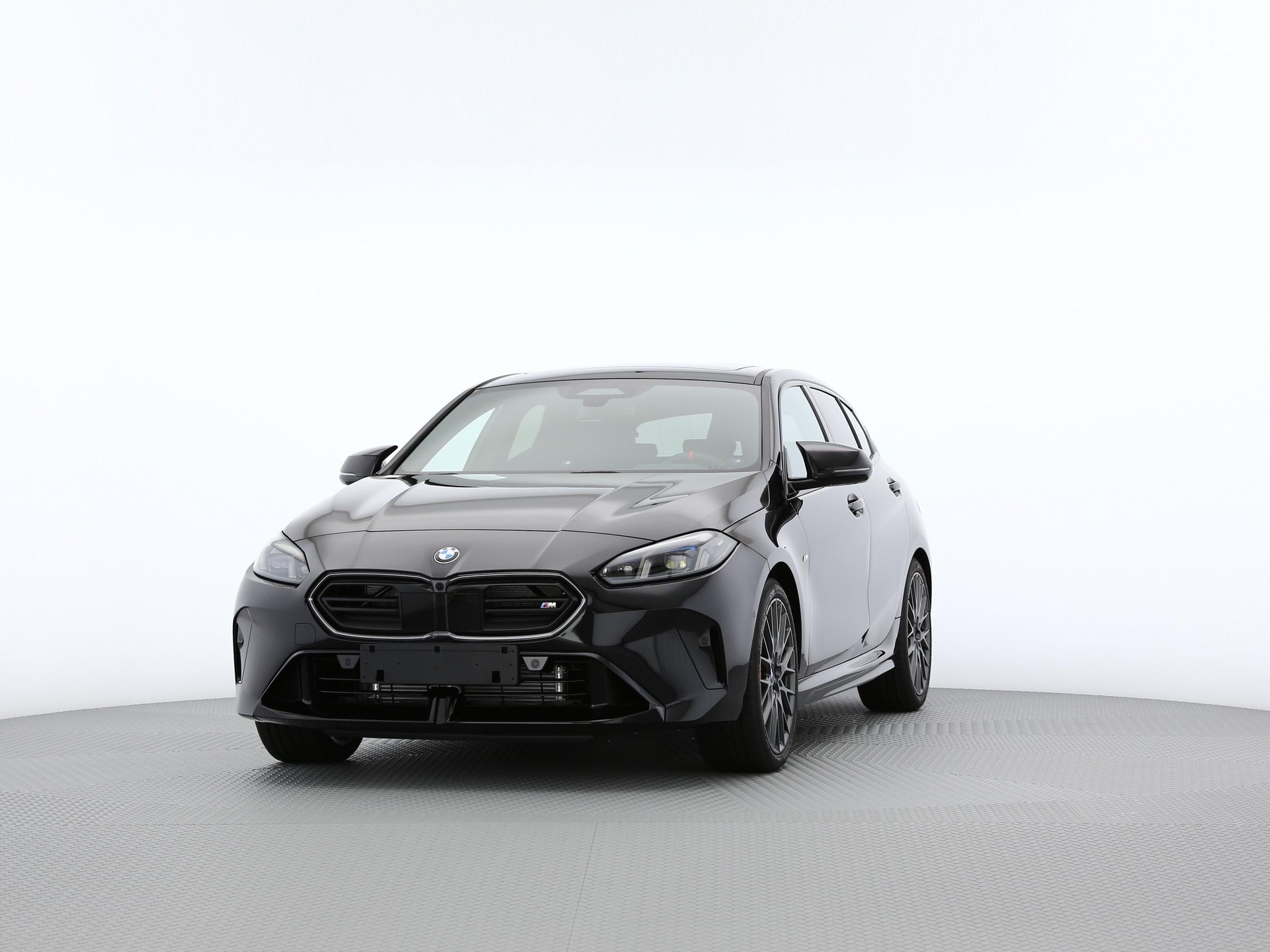 BMW 1er Reihe F70 M135i xDrive-image-6