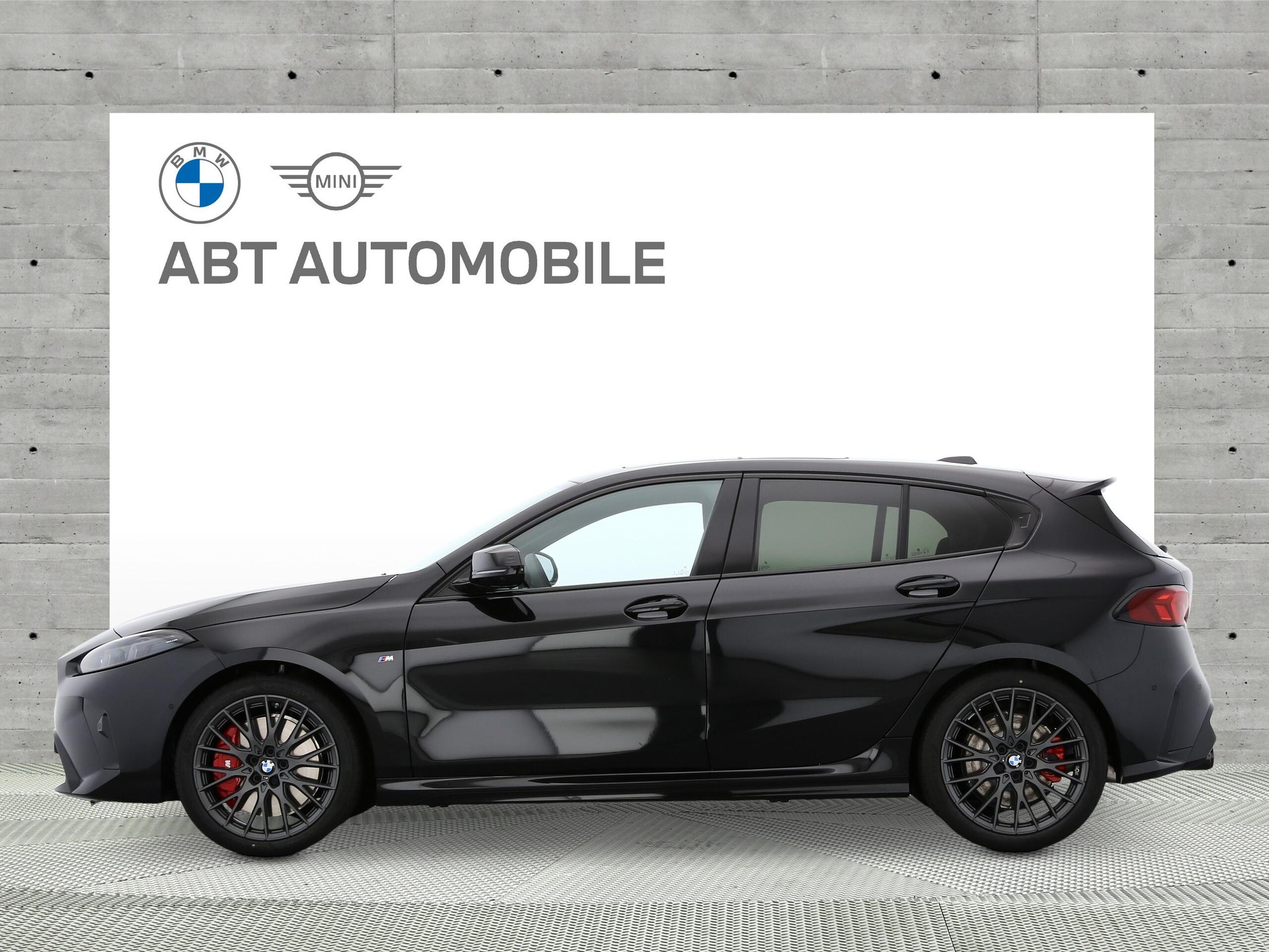 BMW 1er Reihe F70 M135i xDrive-showroom-element-1