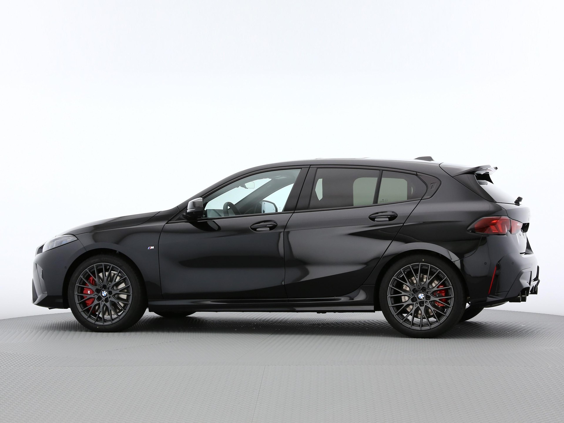 BMW 1er Reihe F70 M135i xDrive-image-12