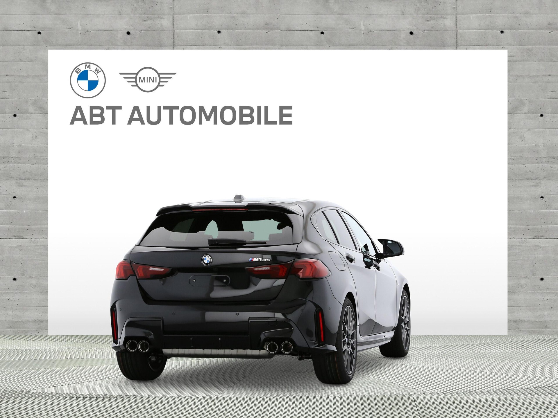 BMW 1er Reihe F70 M135i xDrive-showroom-element-2