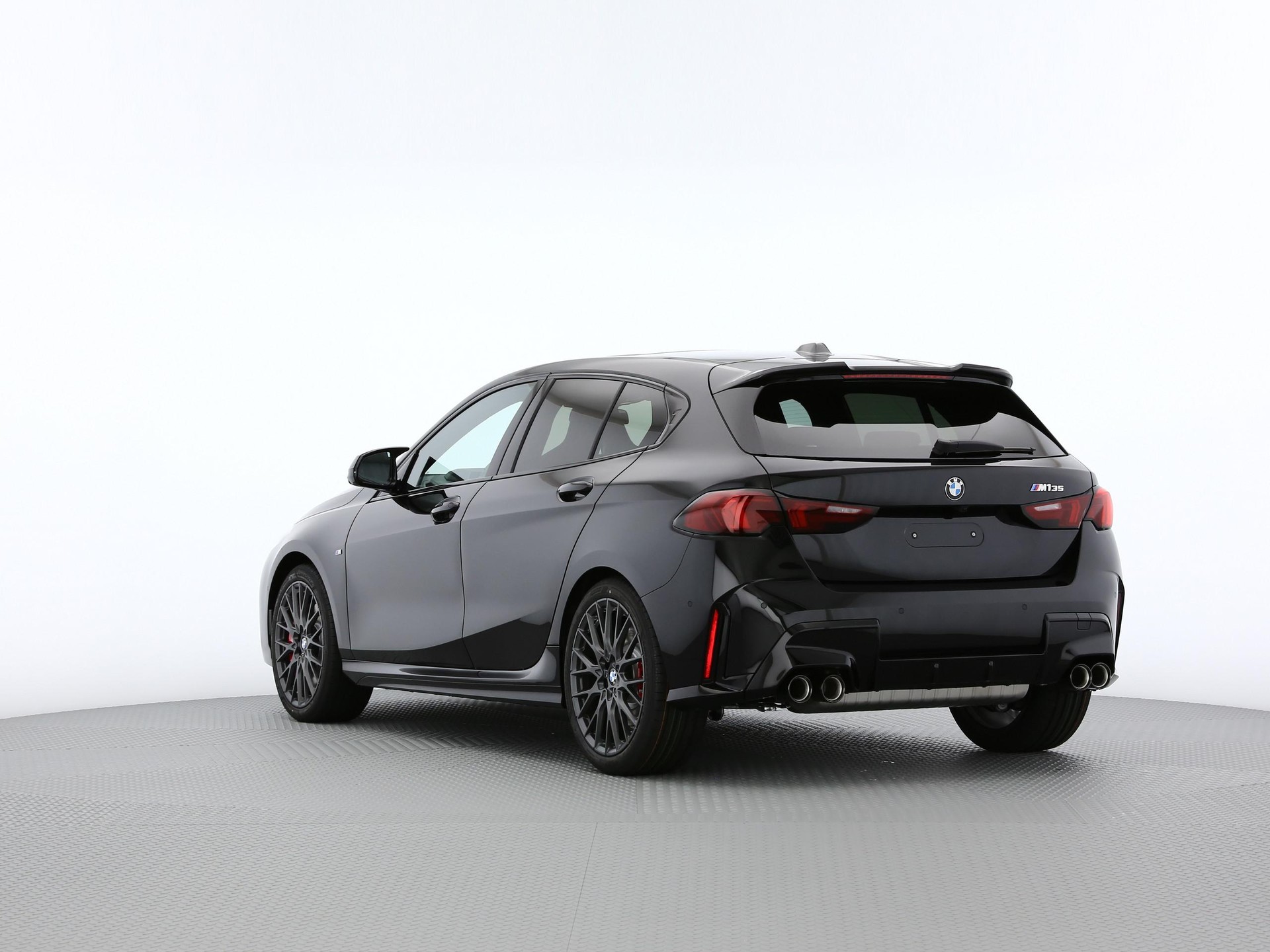 BMW 1er Reihe F70 M135i xDrive-image-15