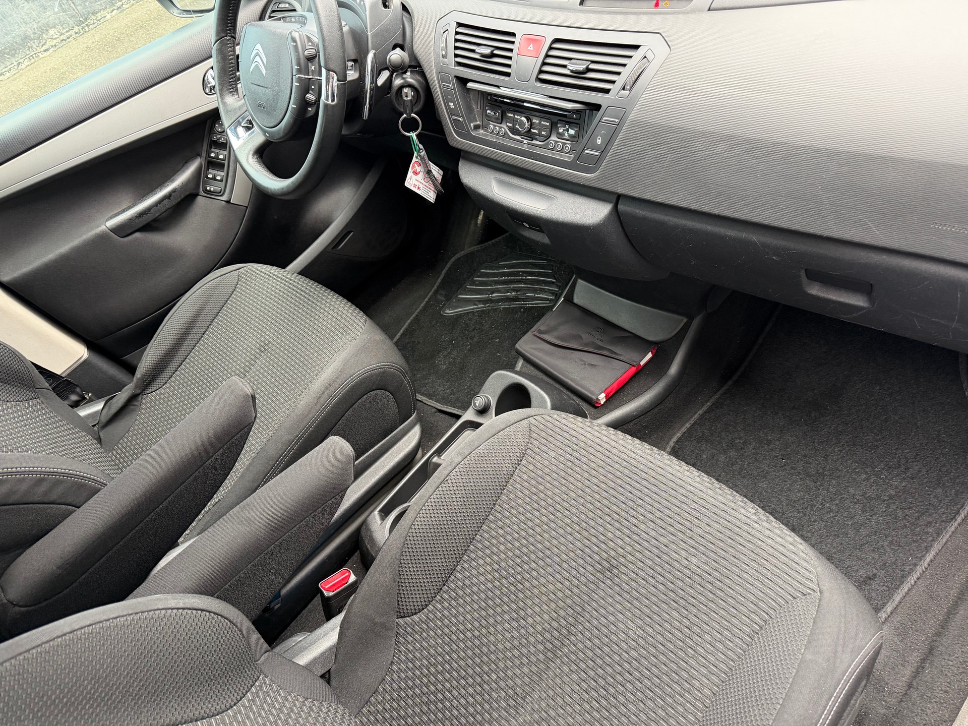 CITROEN C4 PICASSO-image-13