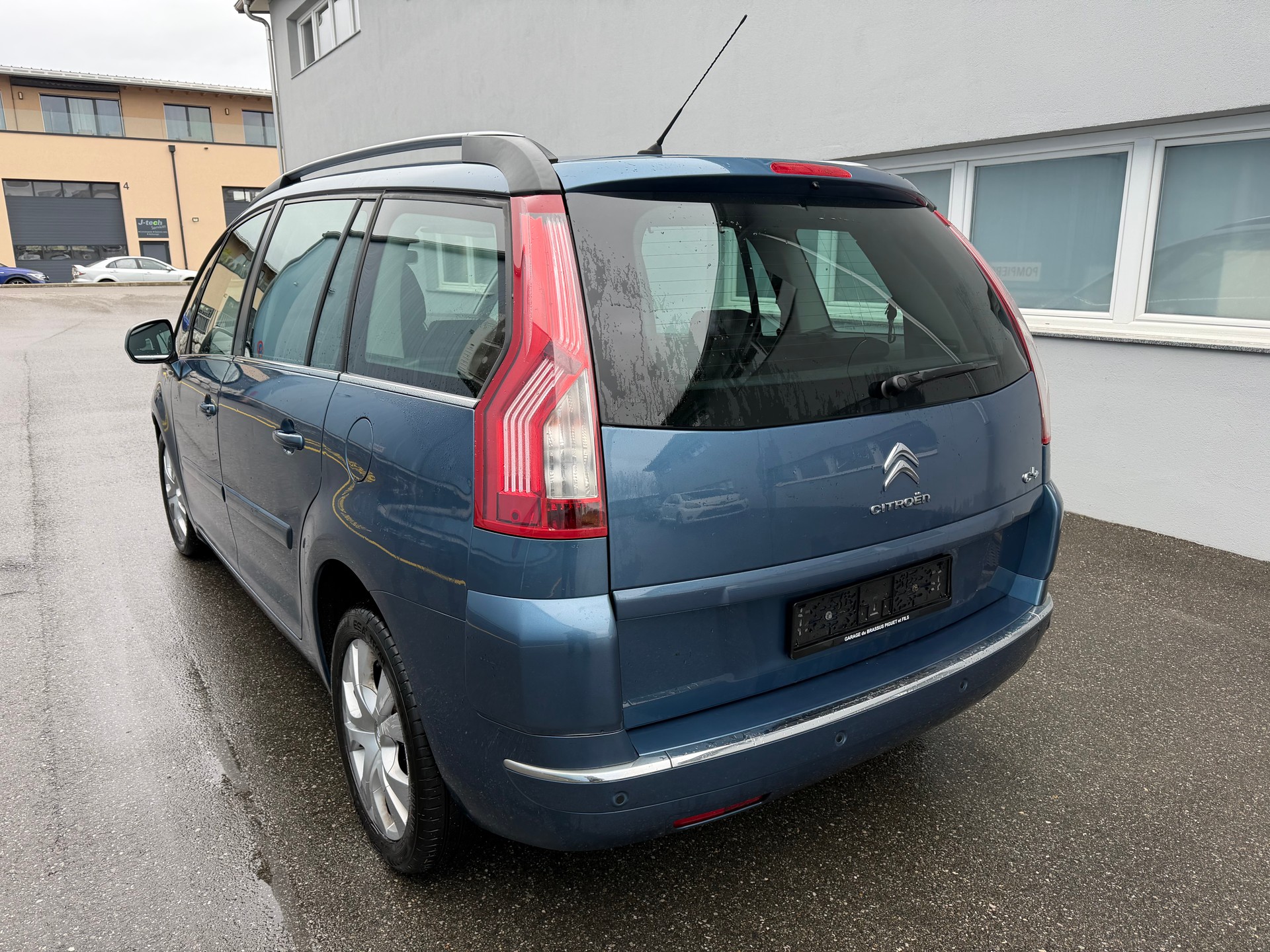 CITROEN C4 PICASSO-image-6