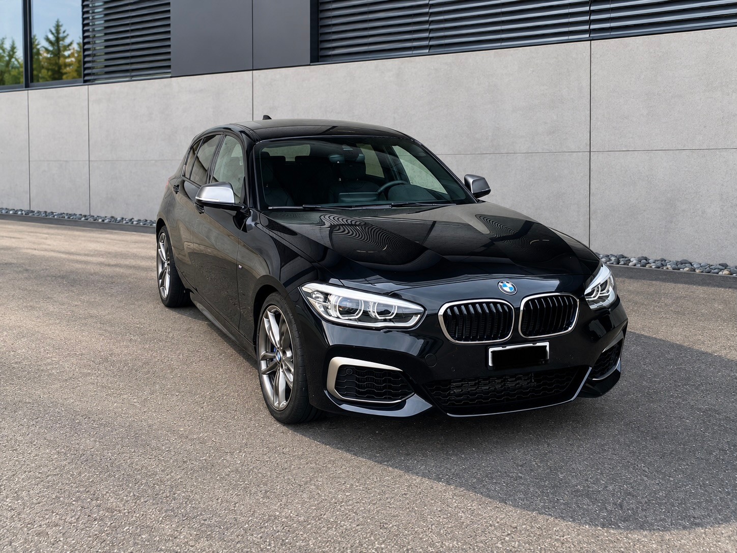 BMW M135i xDrive-image-1