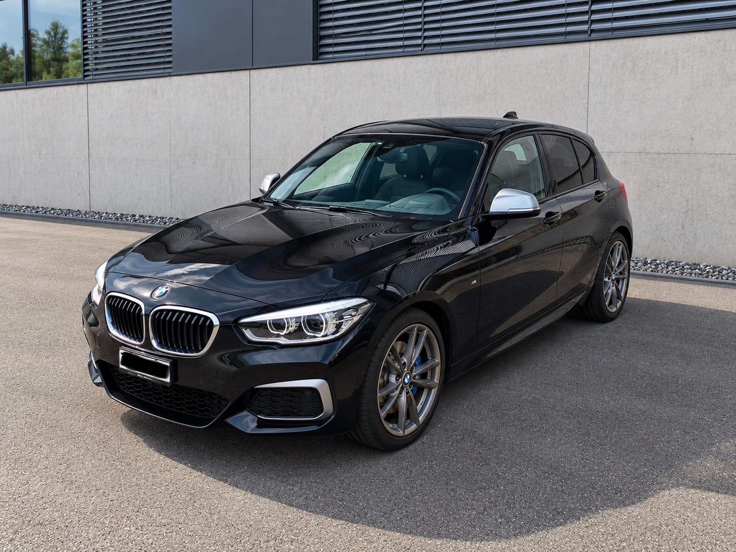 BMW M135i xDrive-image-0