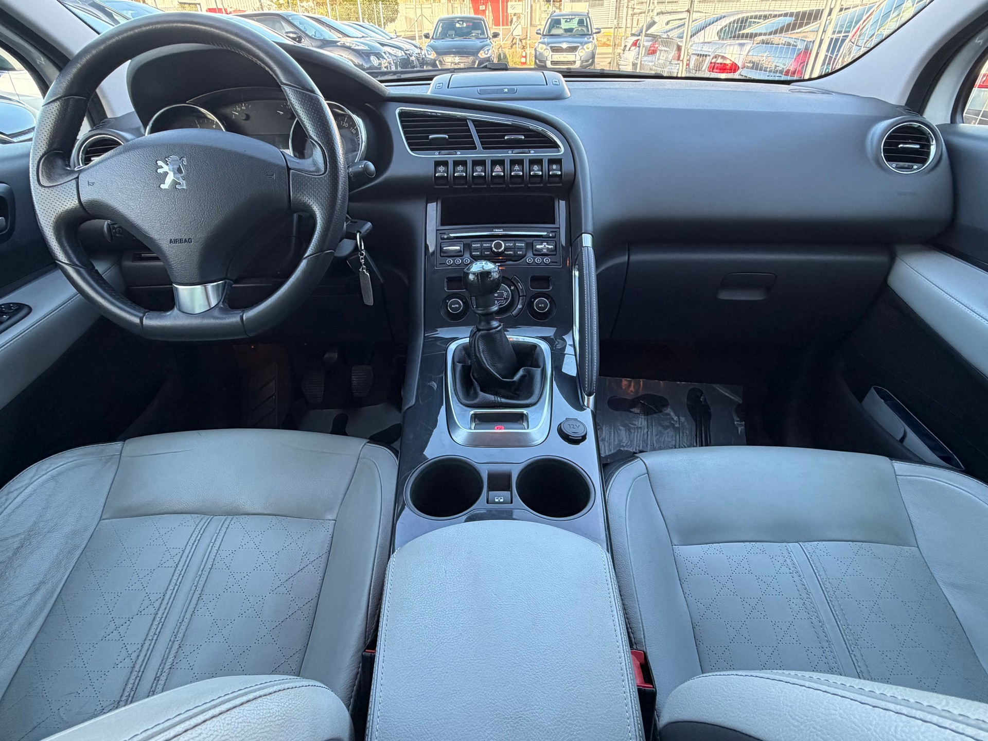 PEUGEOT 3008 1.6 16V T Sport Pack-image-4