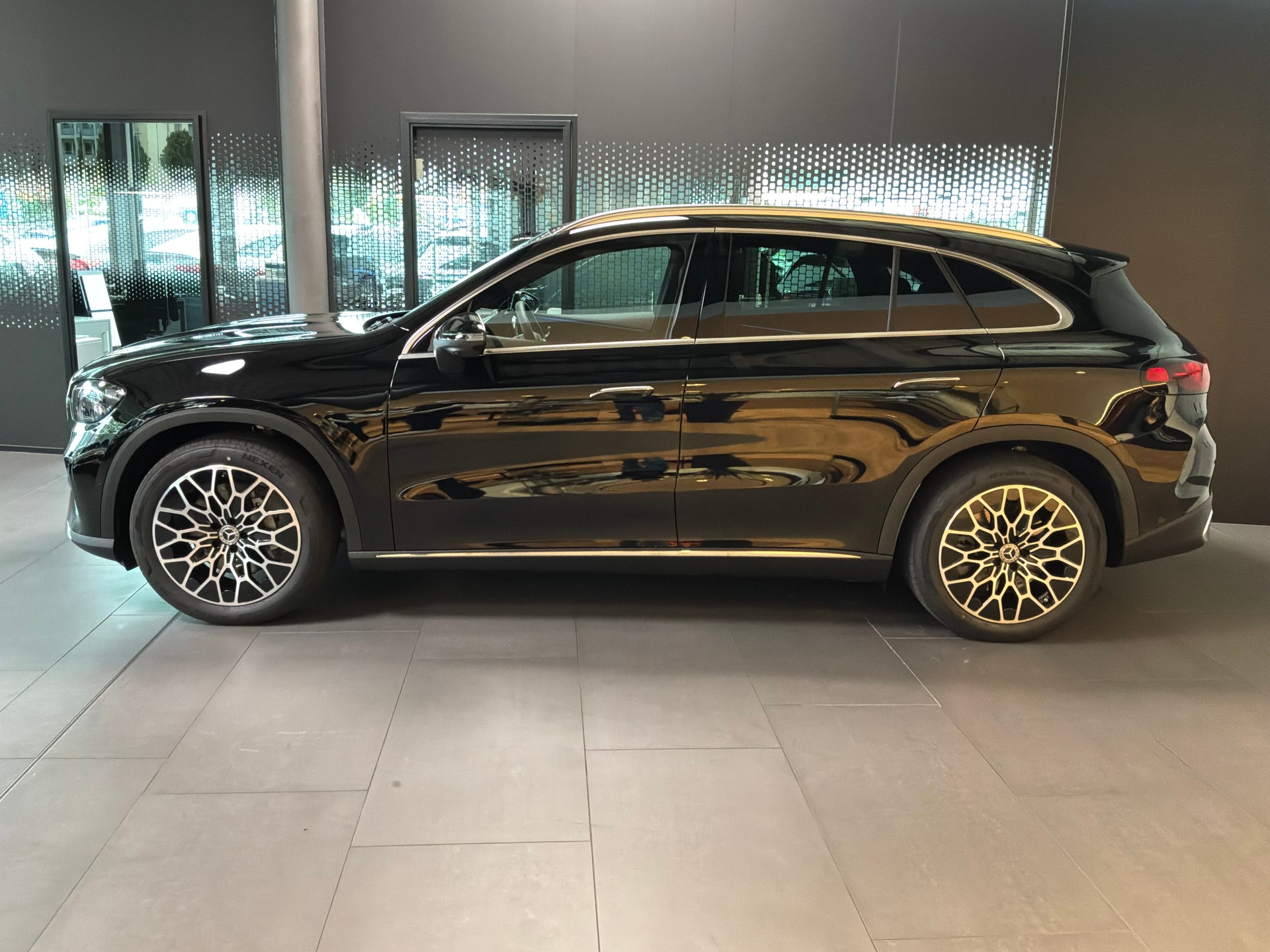 MERCEDES-BENZ GLC 300 4MATIC 85 kWh-image-2