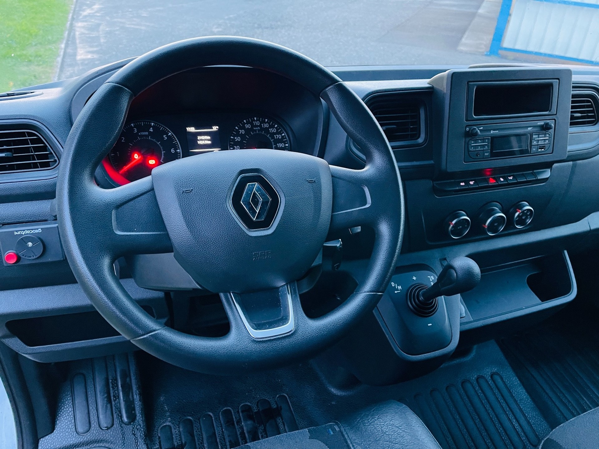 RENAULT Master T35 ENERGY 2.3dCi 180 L3H3 Quickshift-image-3