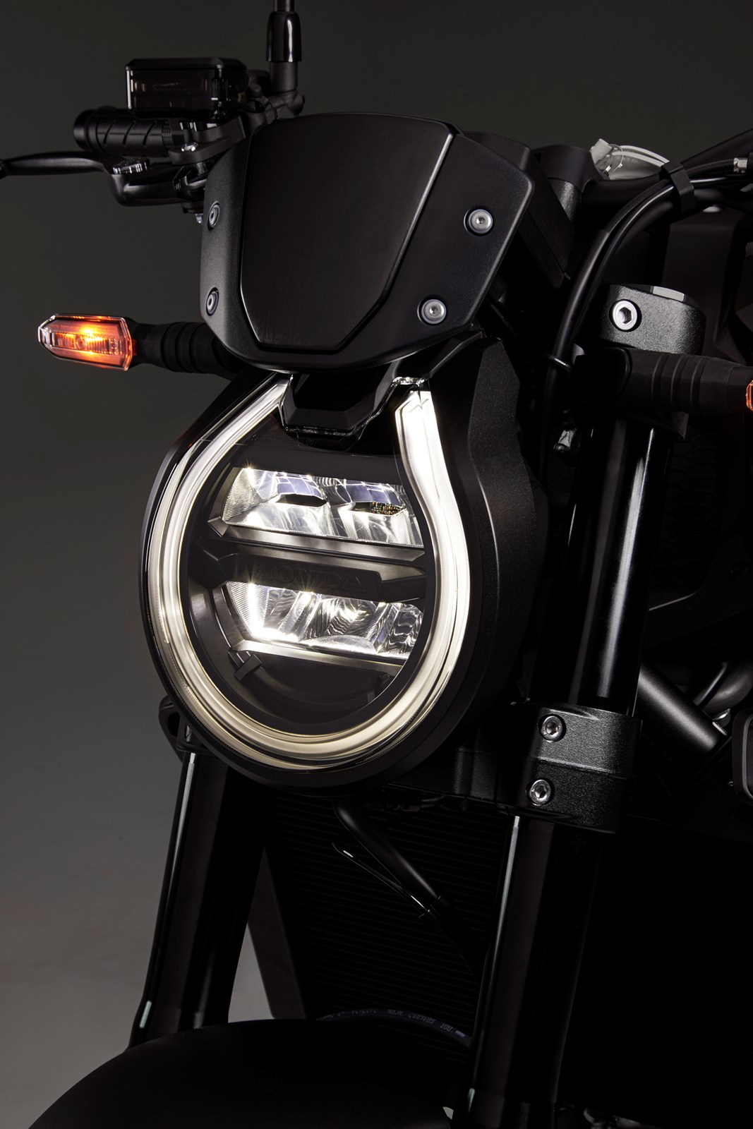 HONDA CB 1000 R "Black Edition"-showroom-element-1