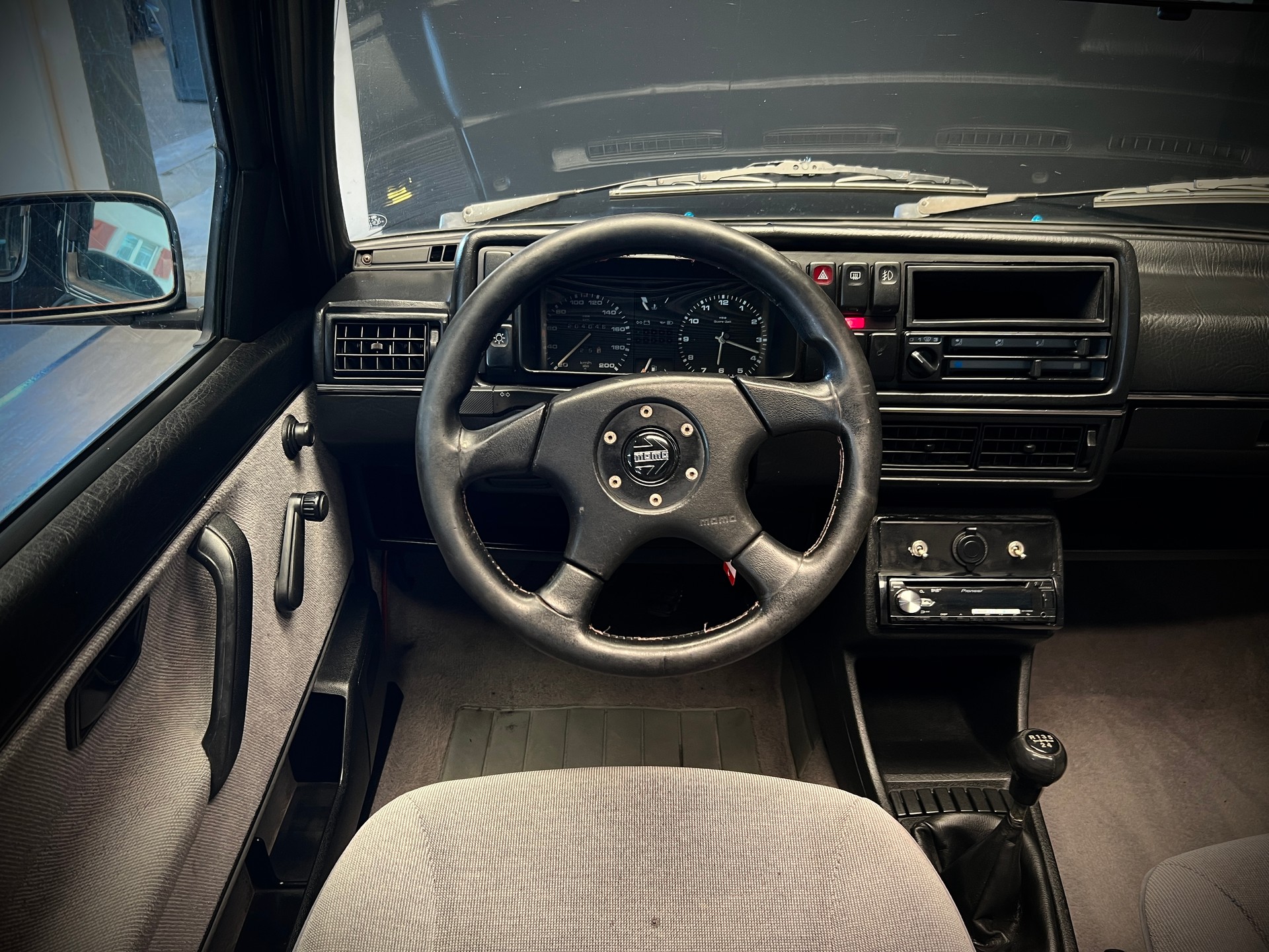 VW Golf 1300 GL-image-10