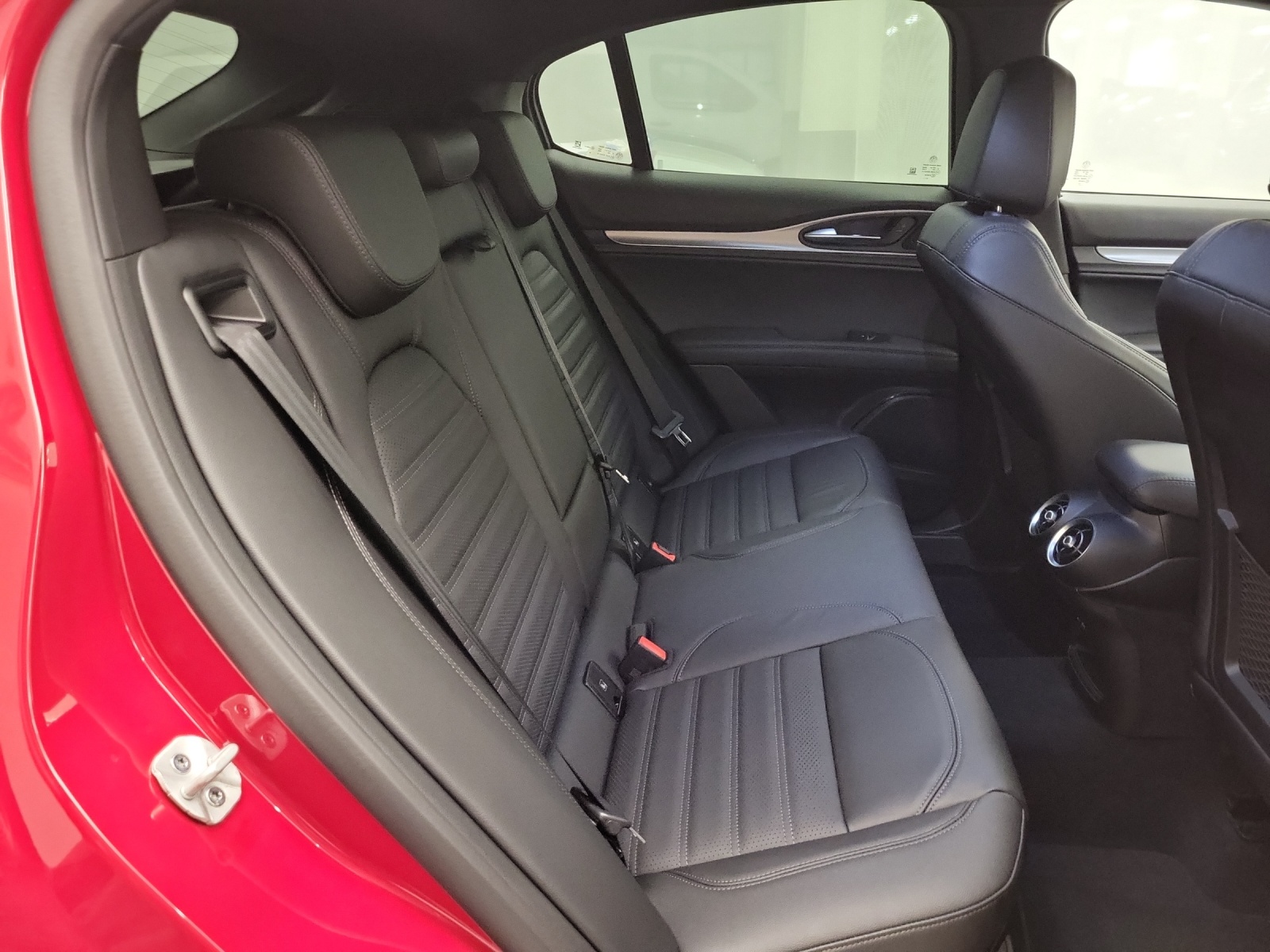ALFA ROMEO Stelvio 2.0 Q4 280 Veloce-image-9