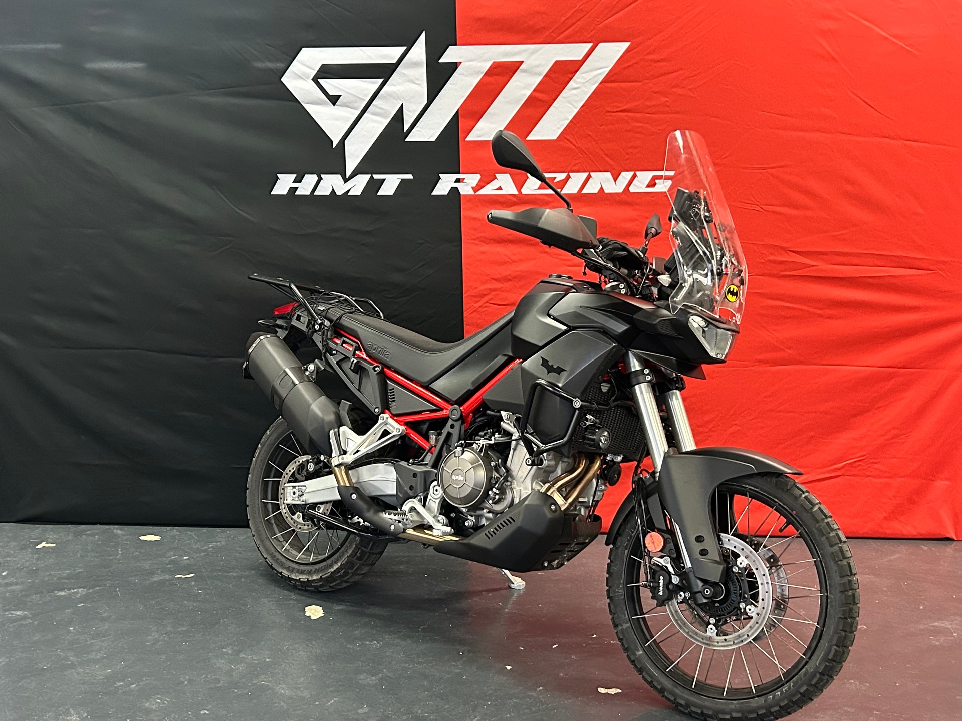 APRILIA Tuareg 660 Batman Edition-showroom-element-2