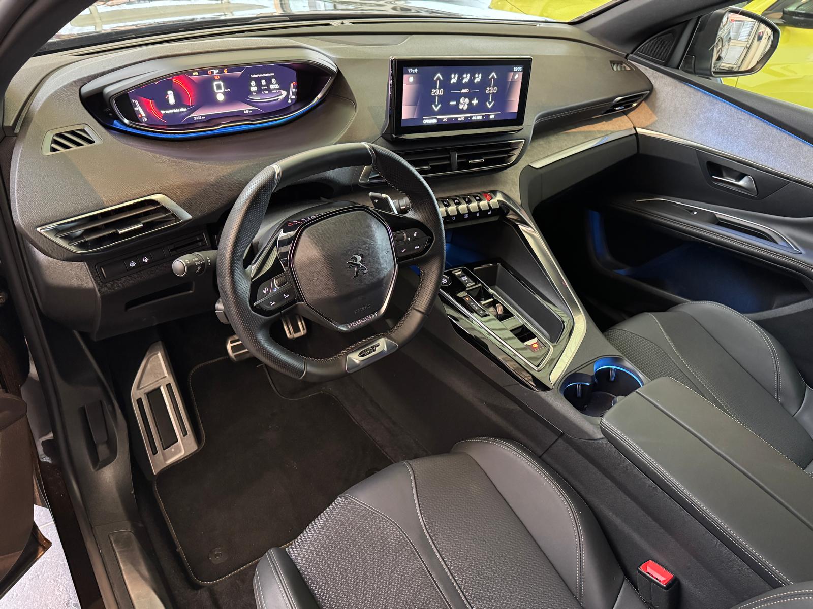 PEUGEOT 3008 1.2 PureTech GT-image-5