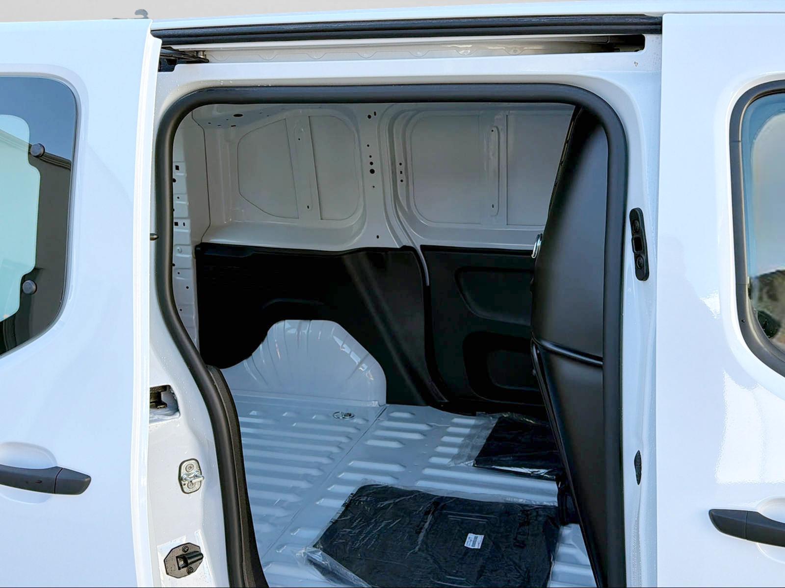 TOYOTA PROACE CITY Van L1 1.2 Active-image-8
