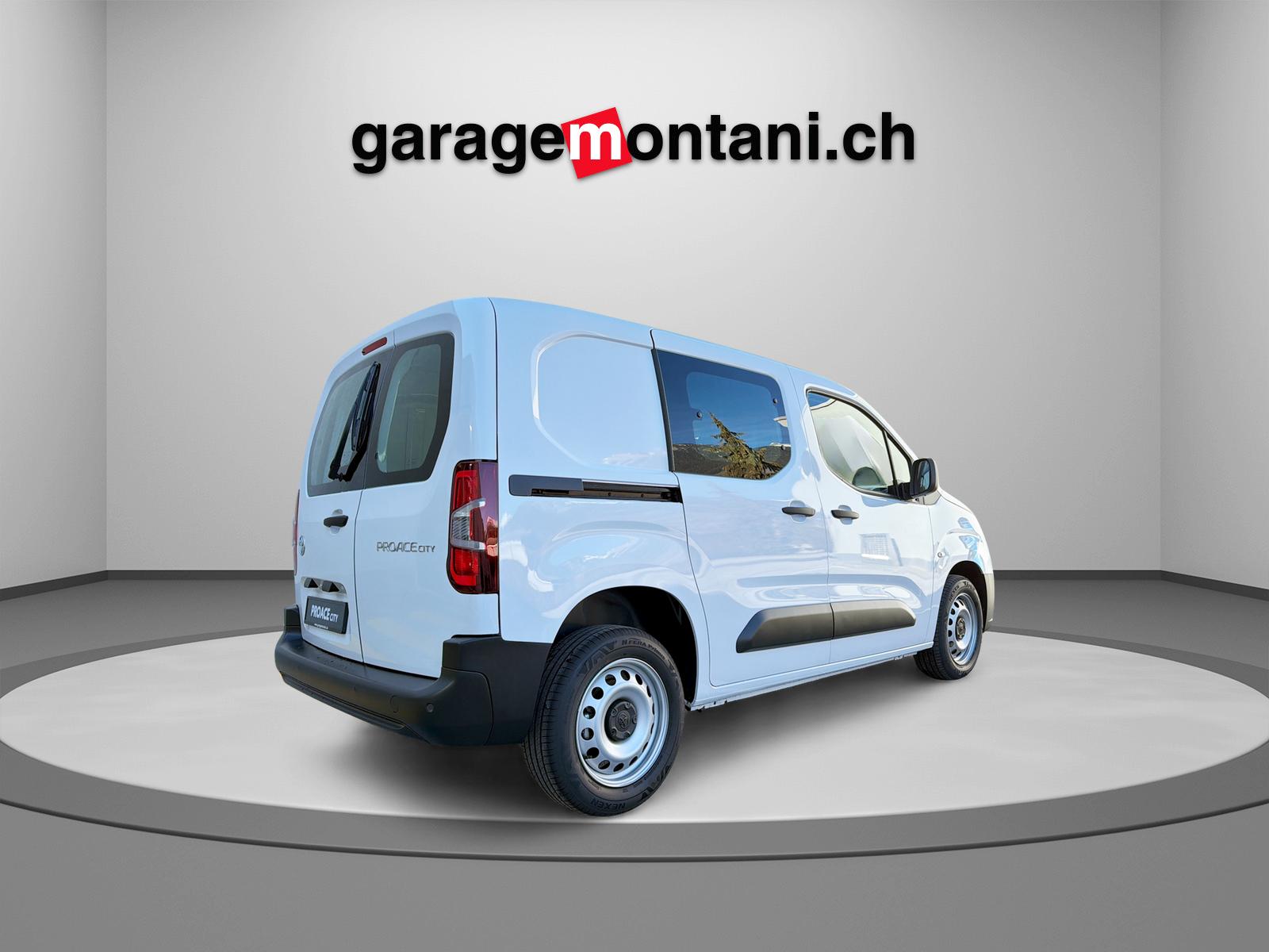 TOYOTA PROACE CITY Van L1 1.2 Active-image-2