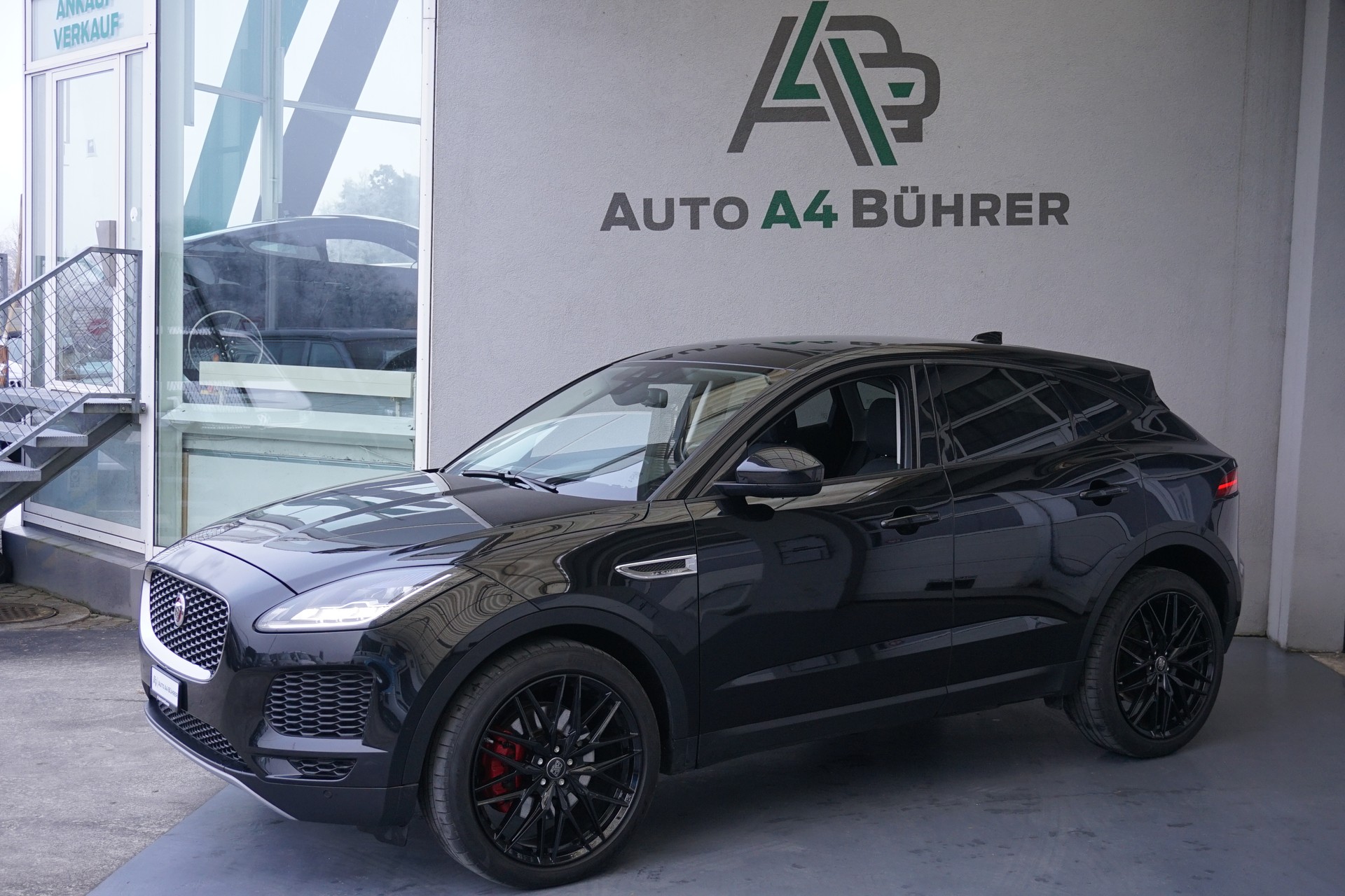 JAGUAR E-Pace P200 AWD 100% Benziner-image-3