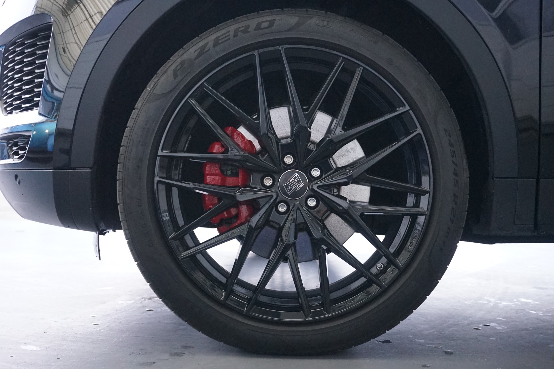 JAGUAR E-Pace P200 AWD 100% Benziner-image-12
