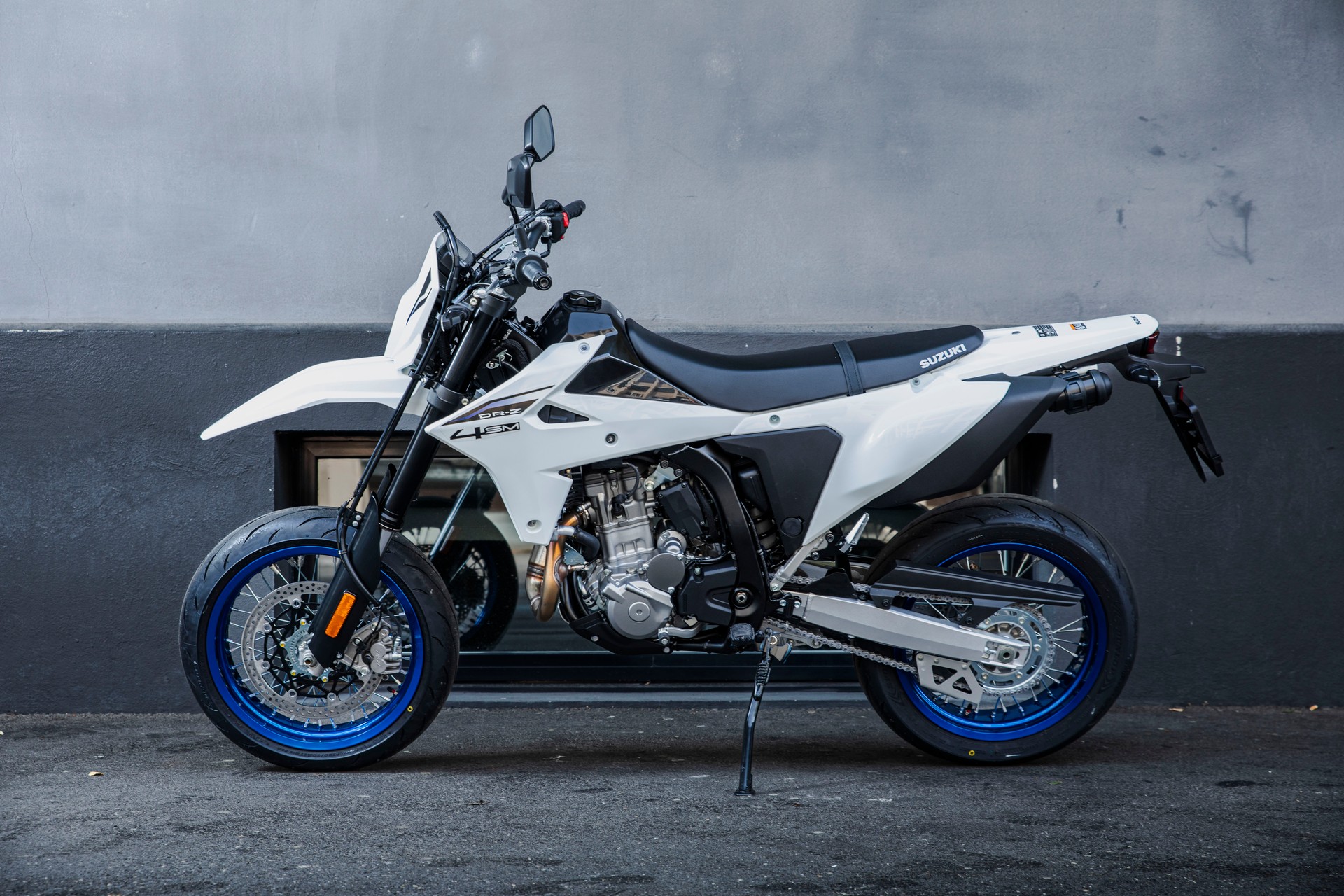 SUZUKI DR-Z 400-showroom-element-1