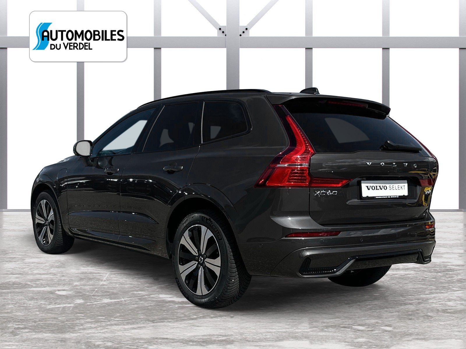 VOLVO XC60 2.0 T6 TE Plus Dark eAWD-image-2