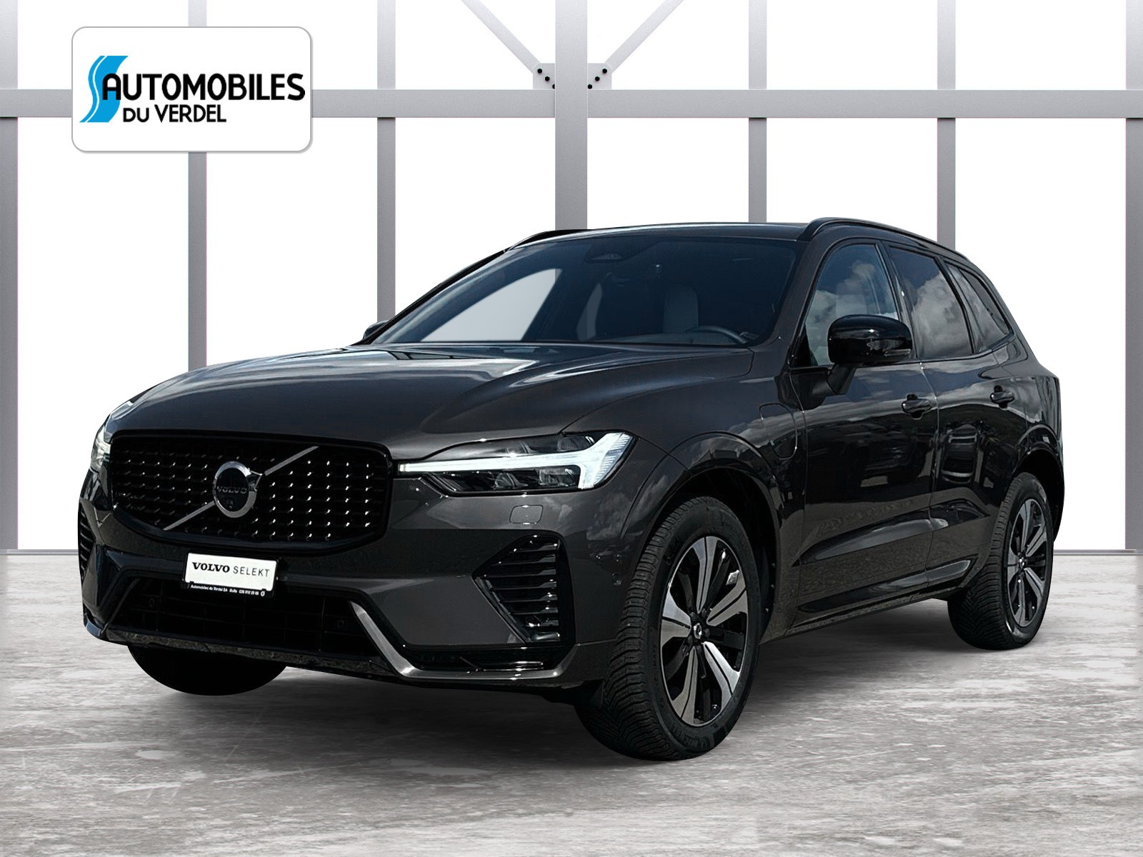 VOLVO XC60 2.0 T6 TE Plus Dark eAWD-image-0