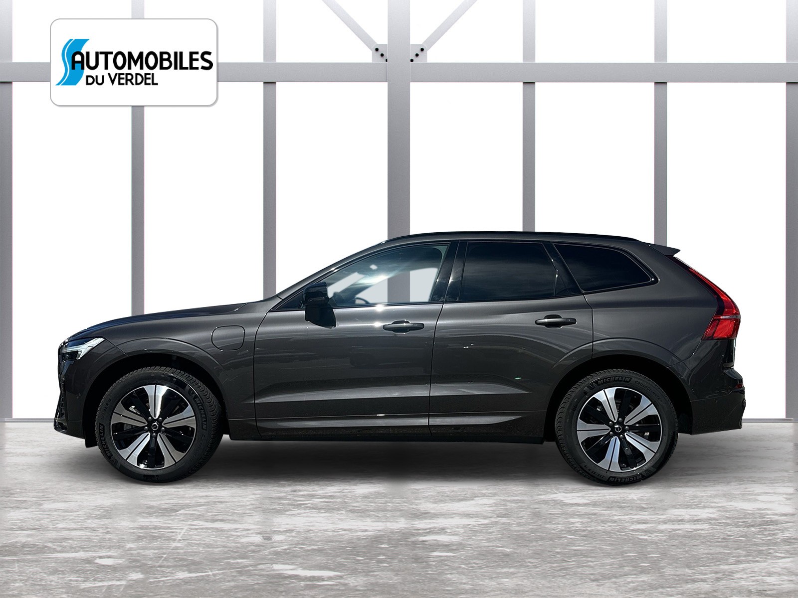 VOLVO XC60 2.0 T6 TE Plus Dark eAWD-image-1