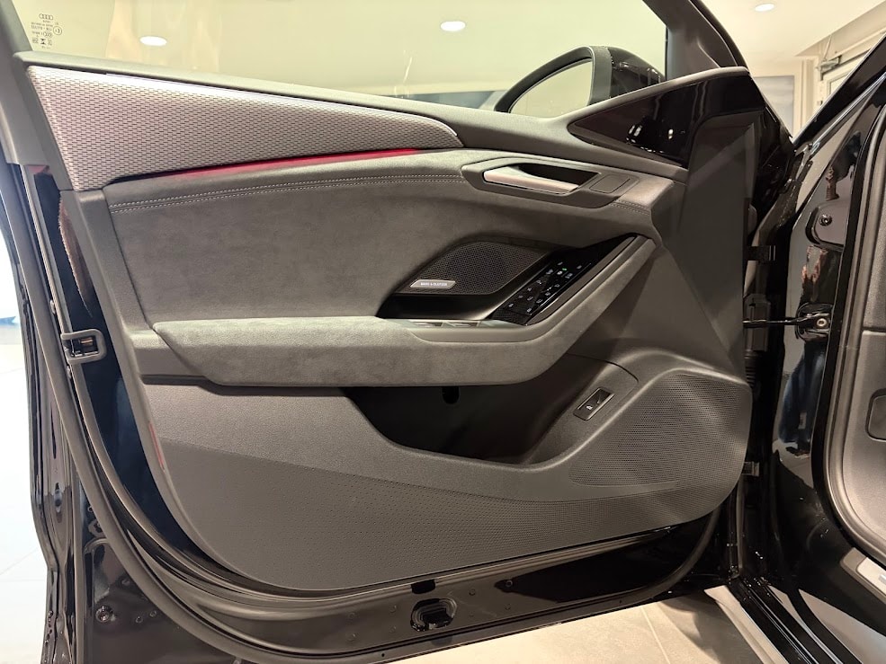 AUDI A6 Avant e-tron quattro-image-2