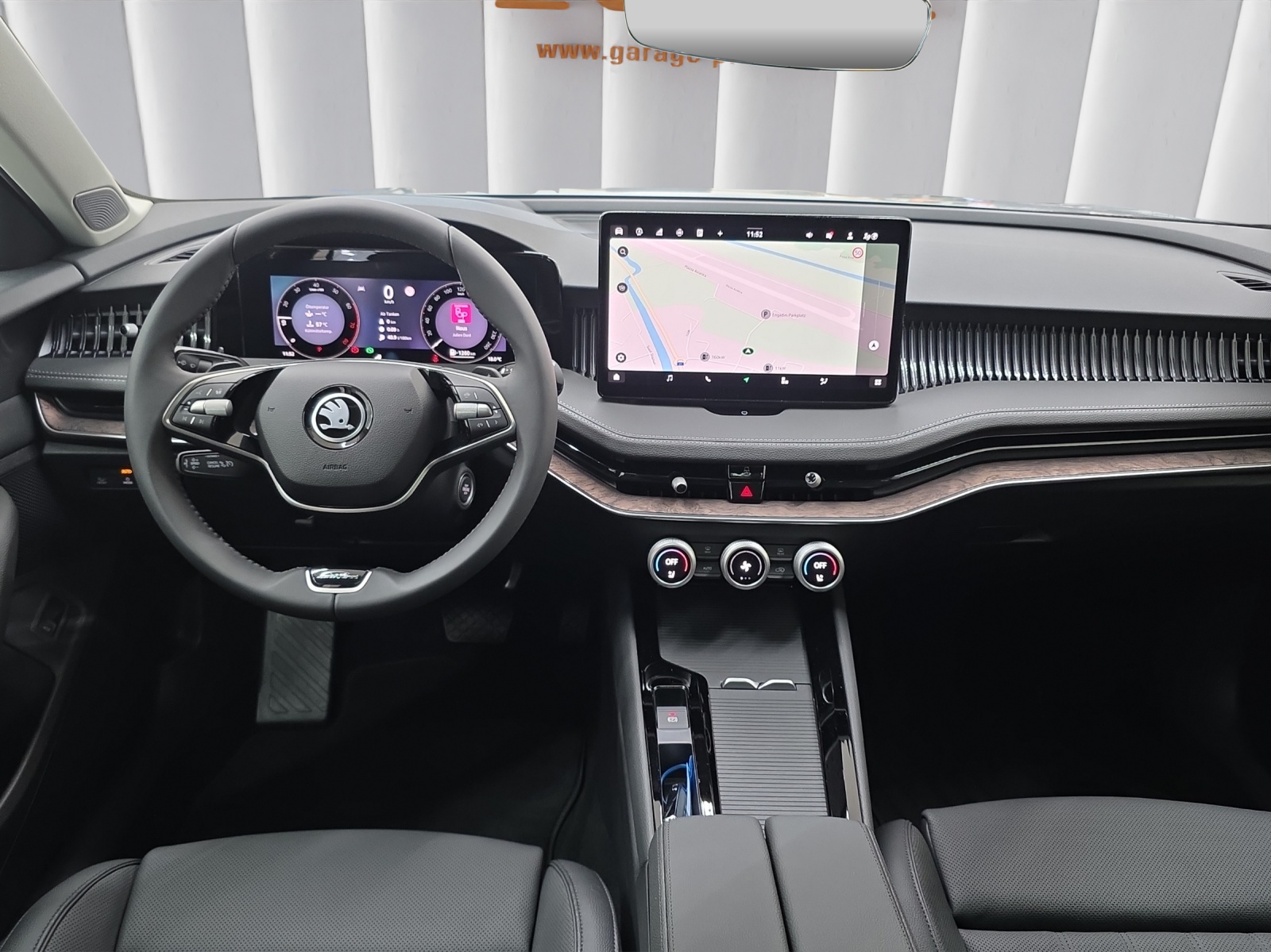SKODA Superb Combi 2.0 TSI L & K 4x4 DSG-image-8