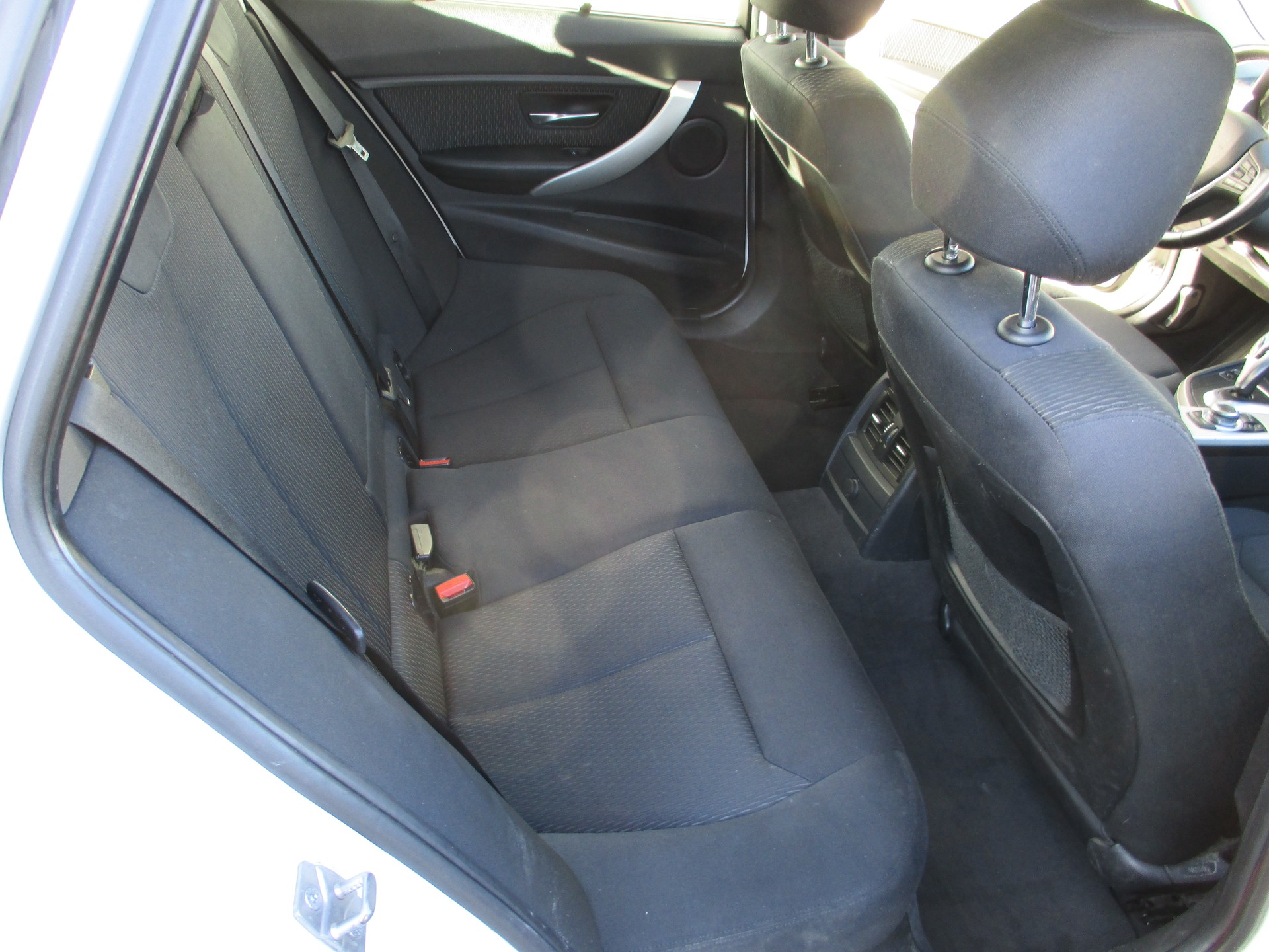BMW 320i Touring Steptronic-image-11