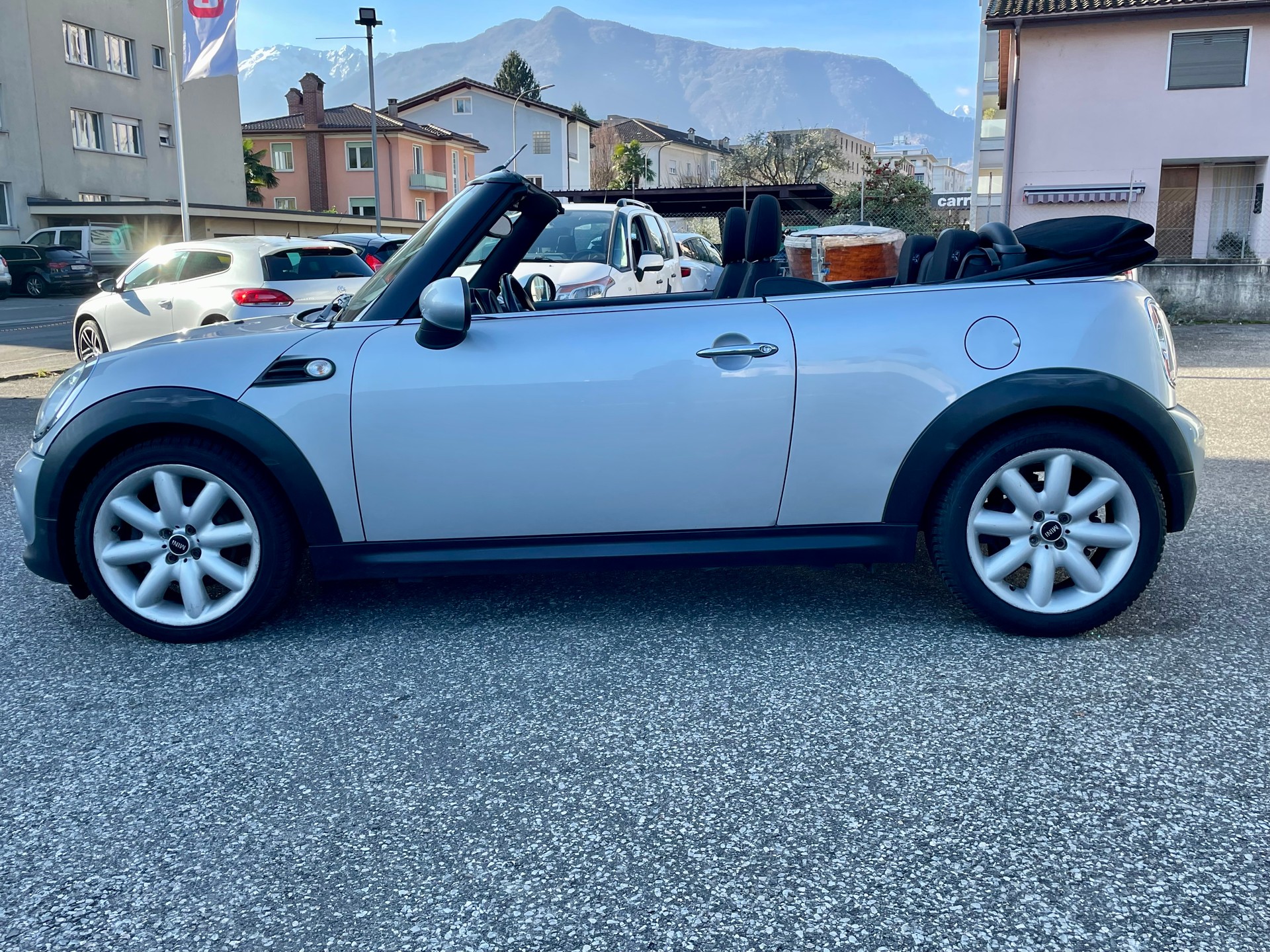 MINI Cooper Cabriolet-image-11
