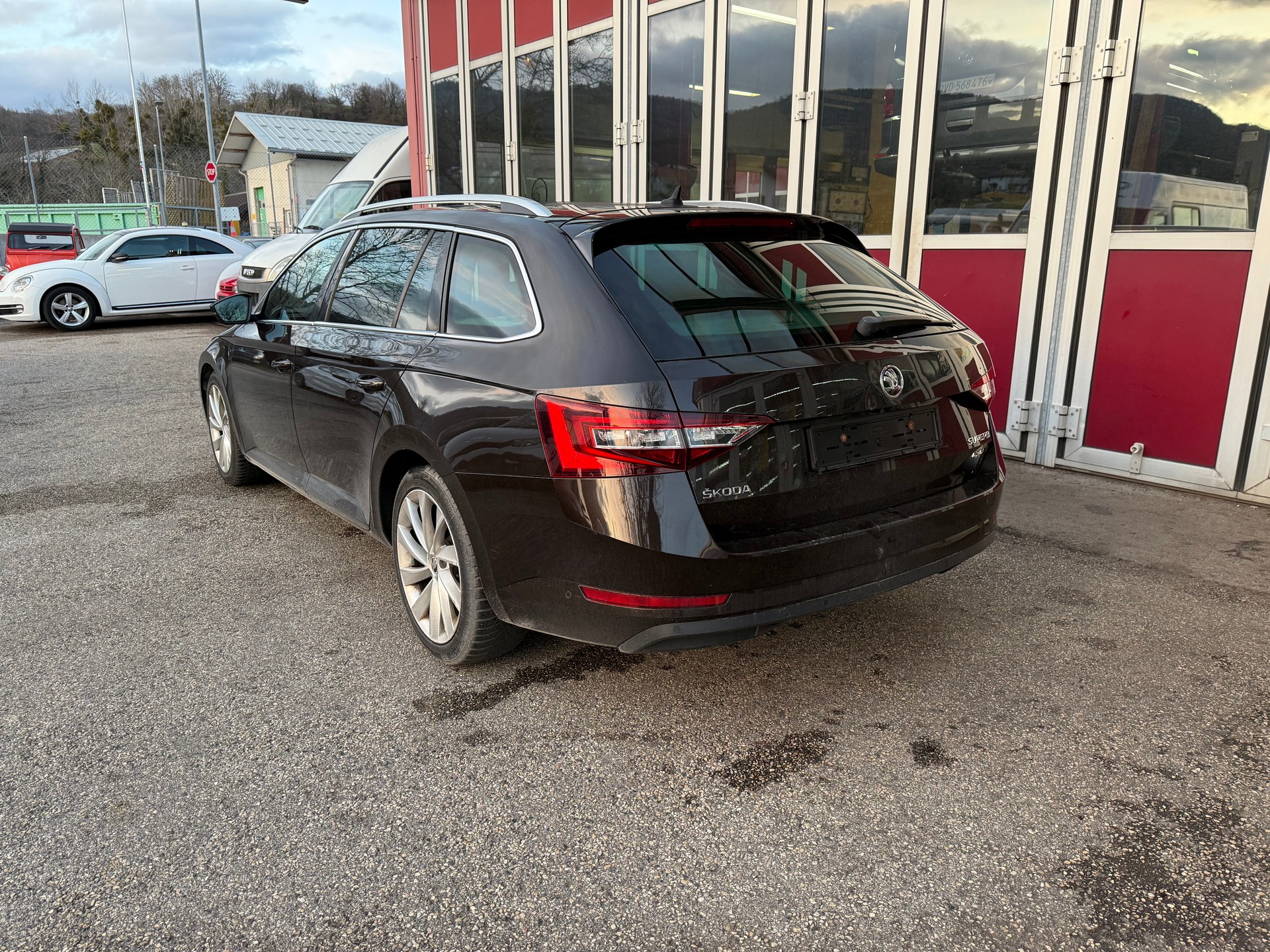 SKODA Superb Combi 2.0 TDi L&K 4x4 DSG-image-3