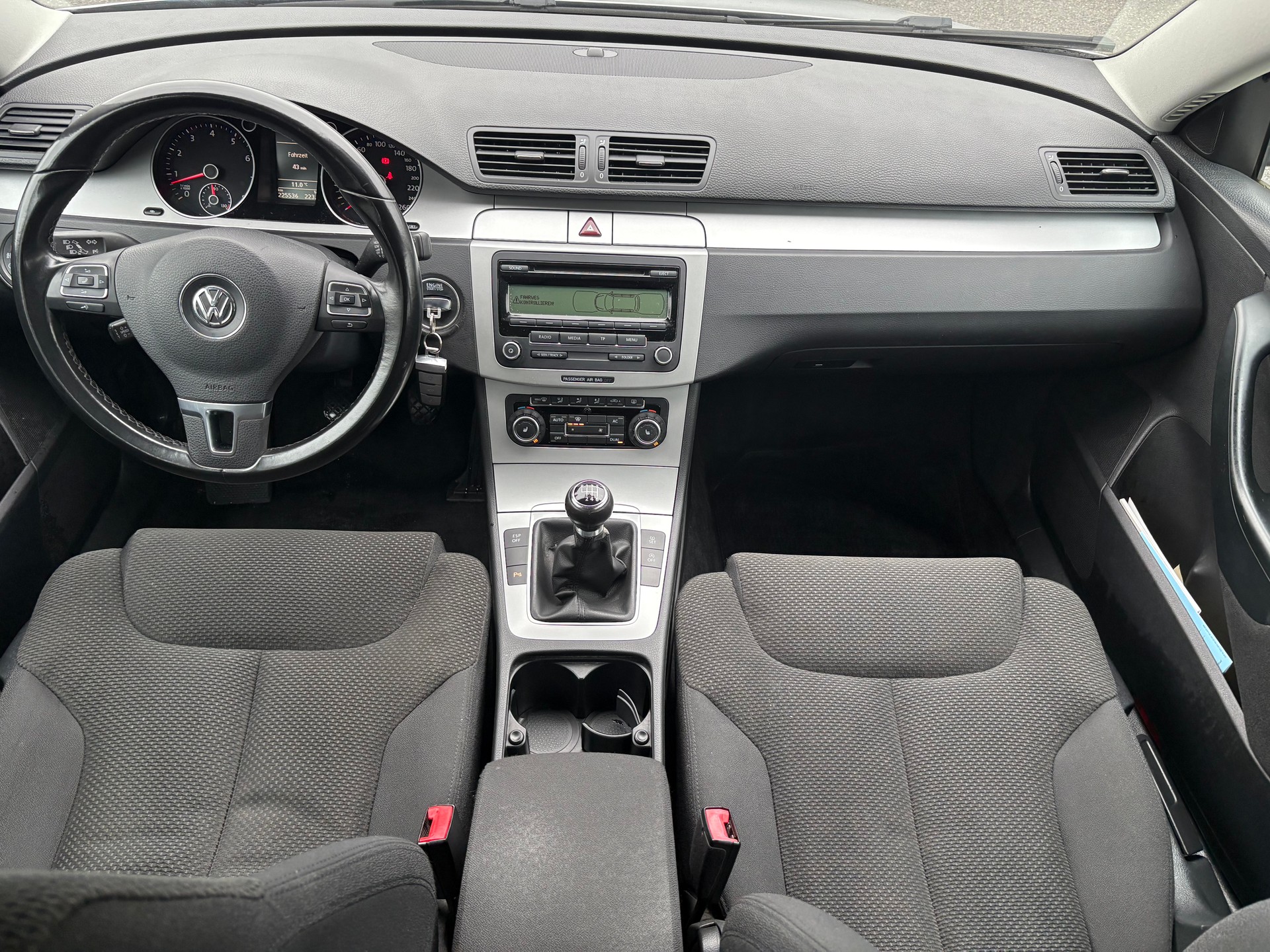 VW Passat Variant 1.4 TSI BlueMotion Highline-image-8