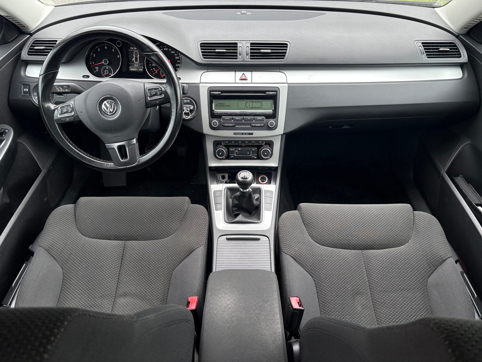VW Passat Variant 1.4 TSI BlueMotion Highline-image-13