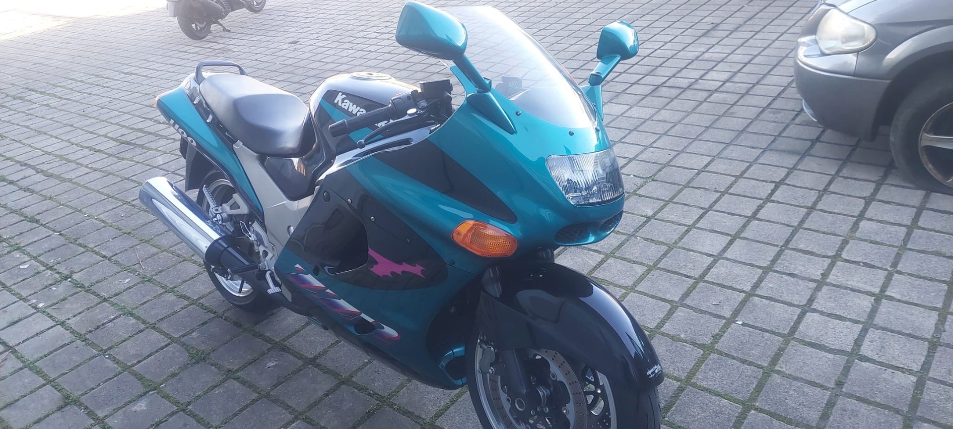 KAWASAKI ZZ-R 1100-image-4