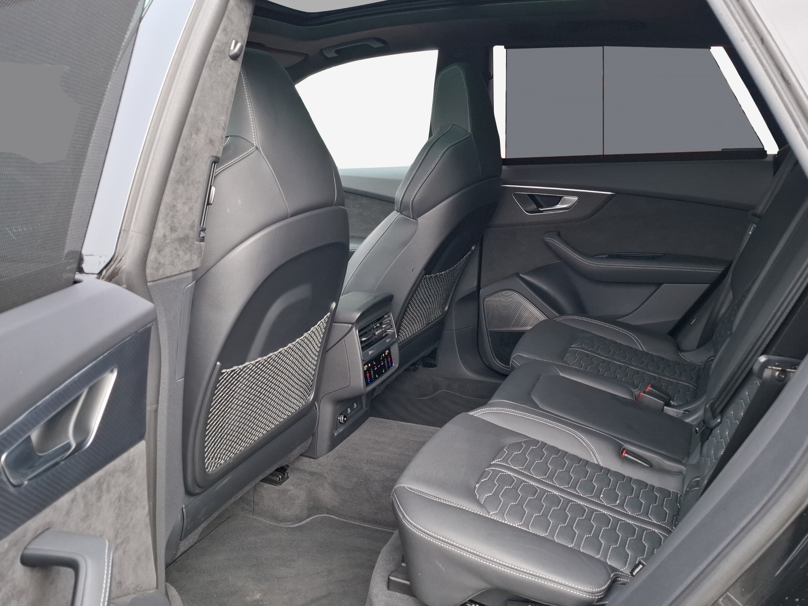 AUDI RSQ8 quattro tiptronic-image-11