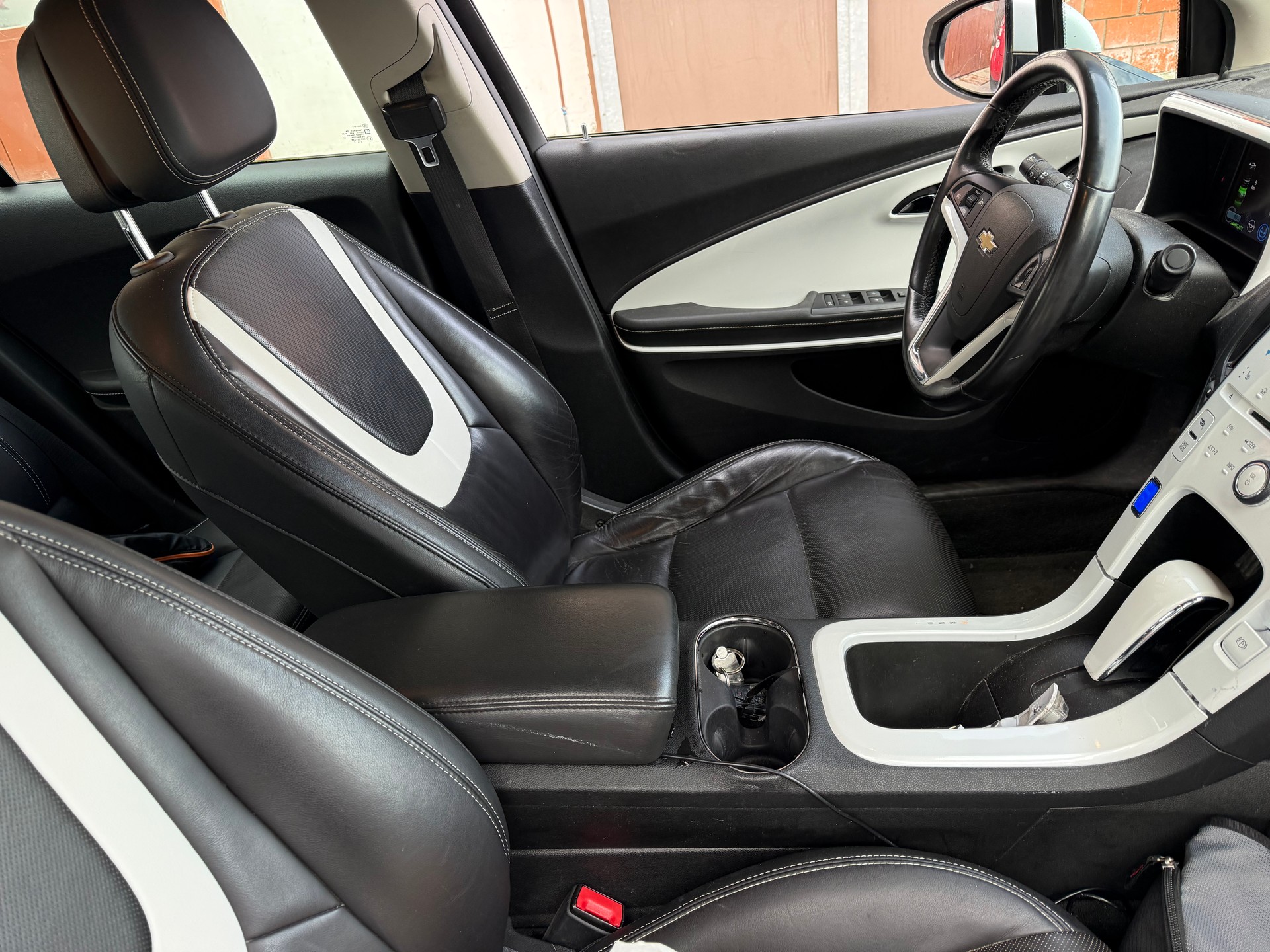 CHEVROLET Volt E-image-1