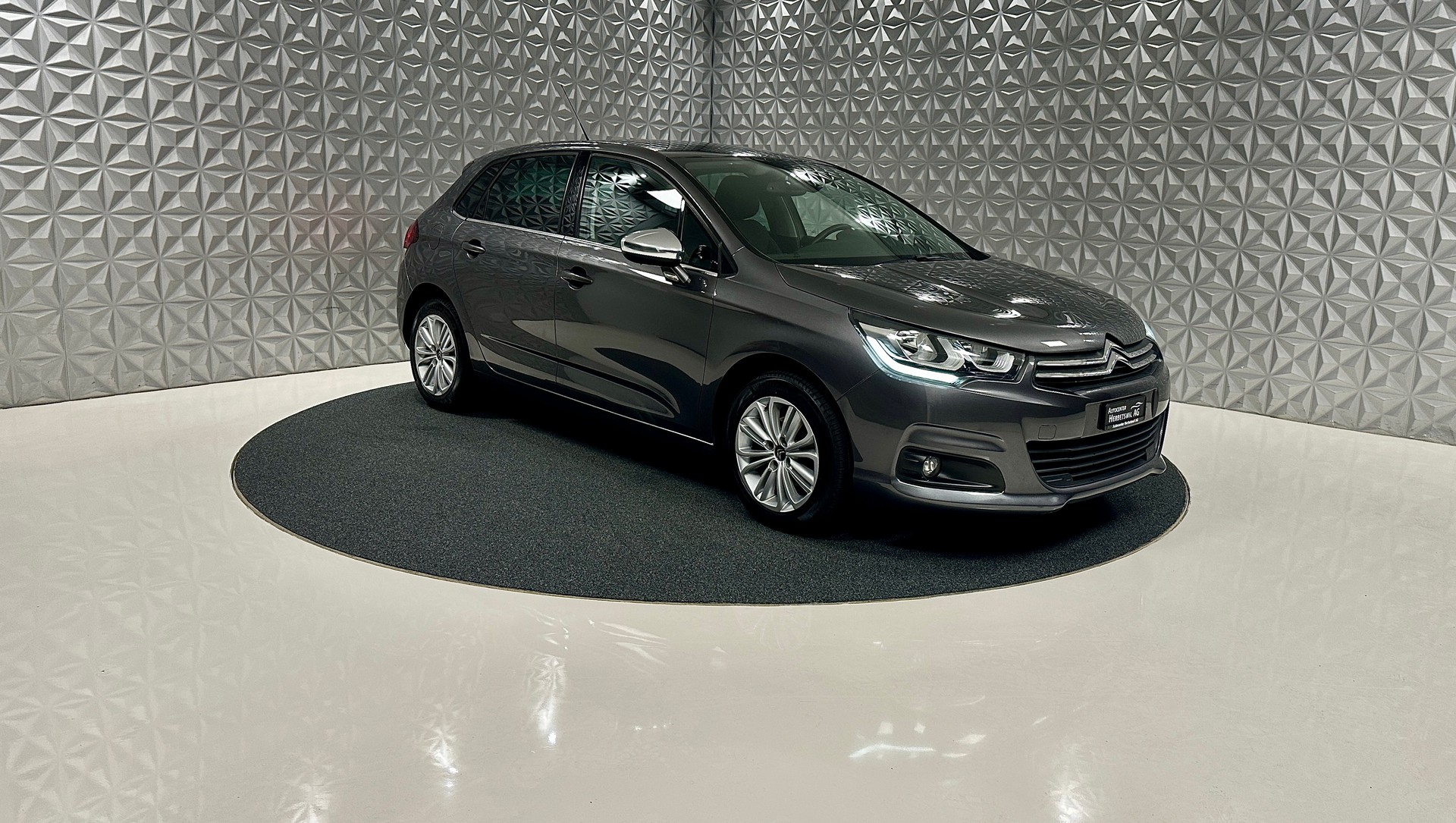 CITROEN C4 1.2 Pure Tech Feel Edition-image-2