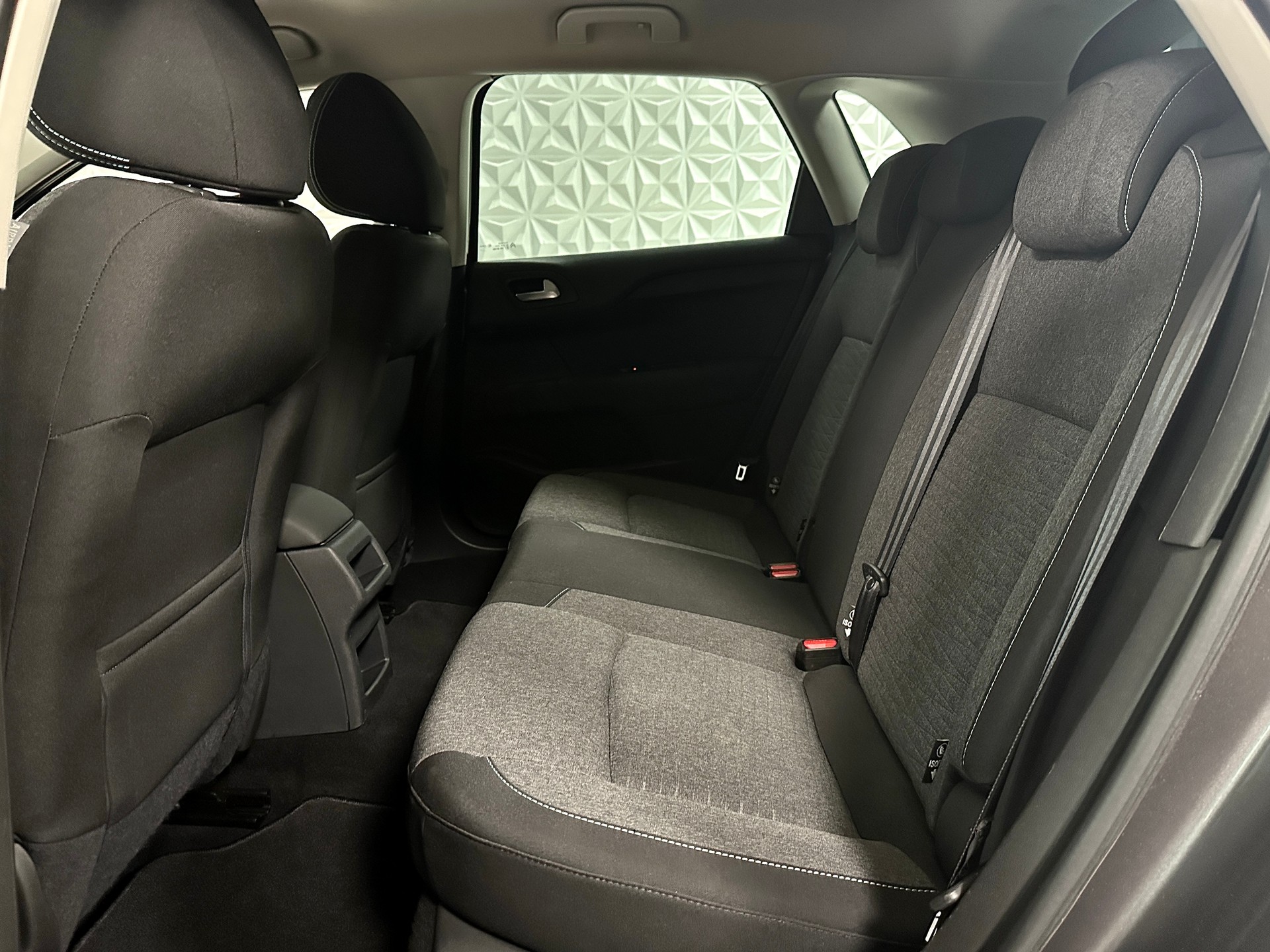 CITROEN C4 1.2 Pure Tech Feel Edition-image-12