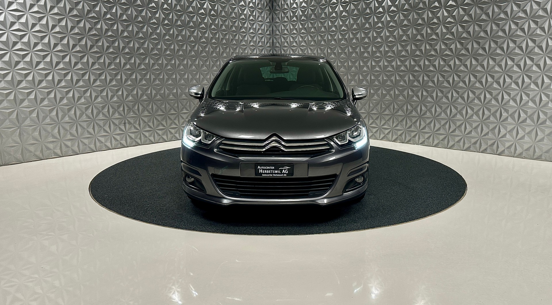 CITROEN C4 1.2 Pure Tech Feel Edition-image-1